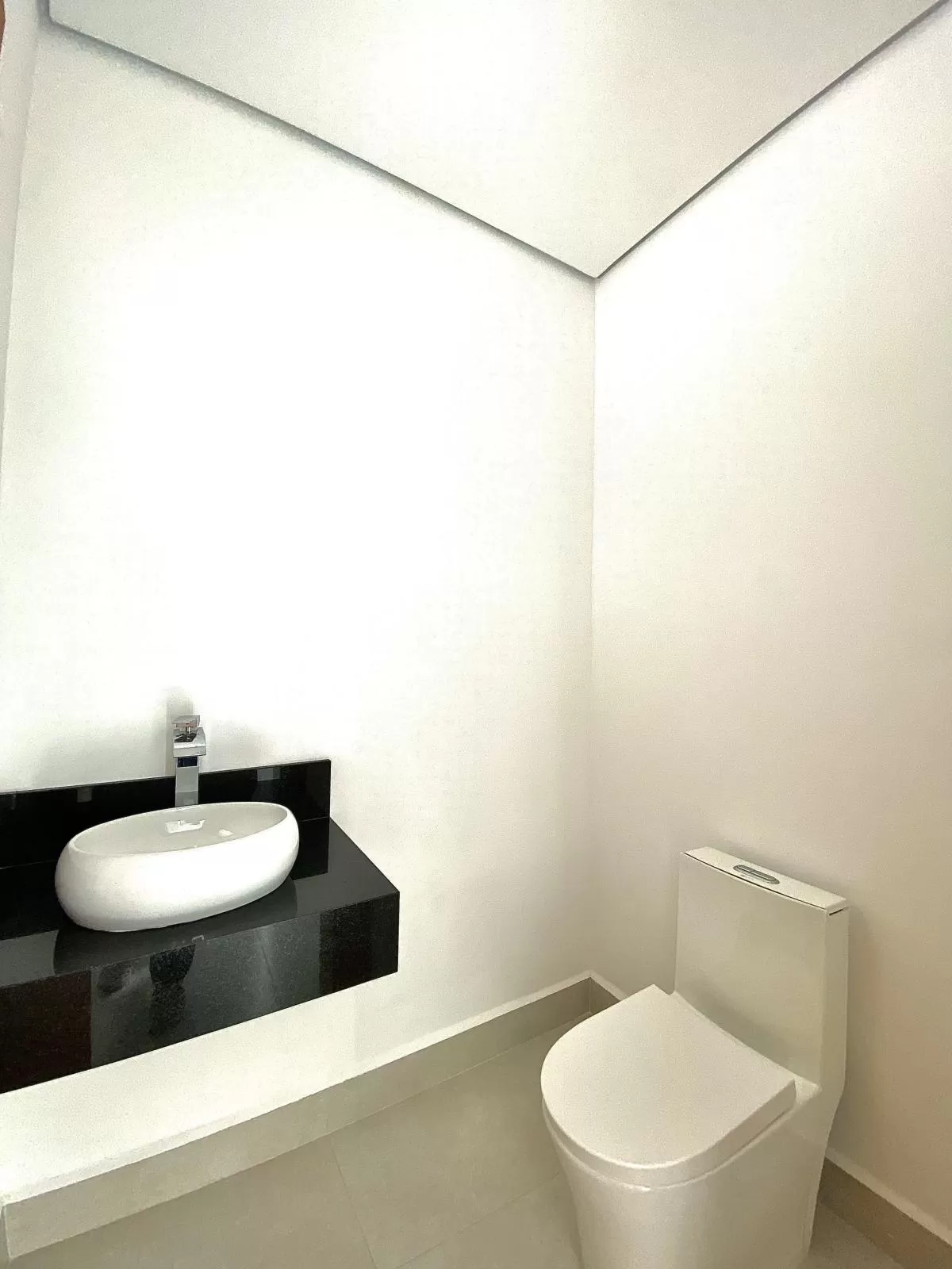 Sobrado à Venda com 3 suítes, escritório e área gourmet com piscina, 275m² no Condomínio Cyrela Landscape em Votorantim/SP