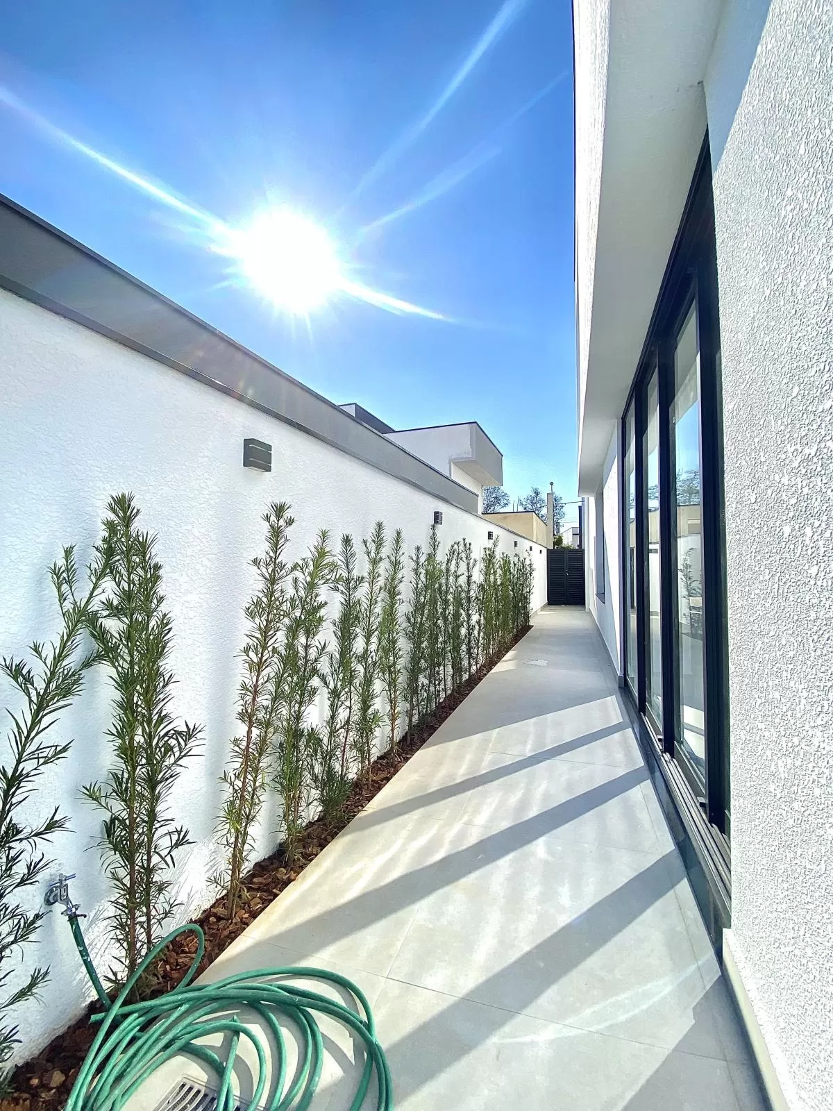 Sobrado à Venda com 3 suítes, escritório e área gourmet com piscina, 275m² no Condomínio Cyrela Landscape em Votorantim/SP