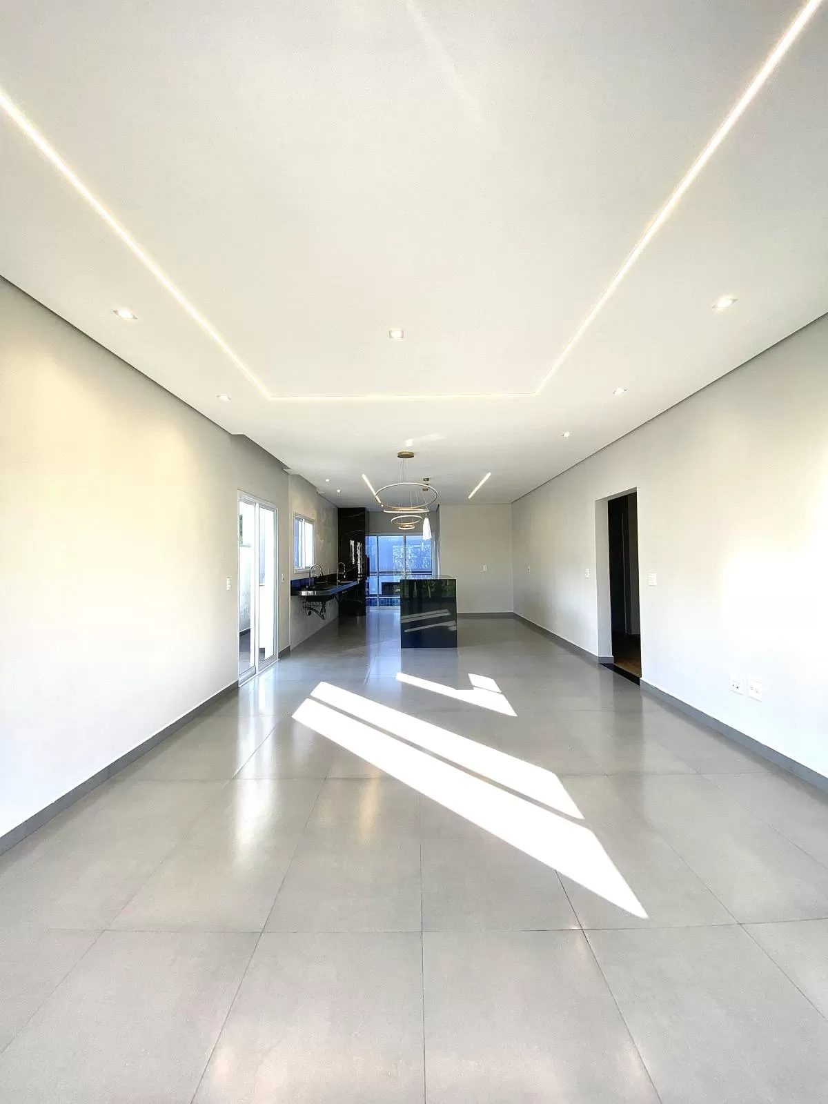 Sobrado à Venda com 3 suítes, e área gourmet completa com piscina, 242m² no Condomínio Cyrela Landscape em Votorantim/SP