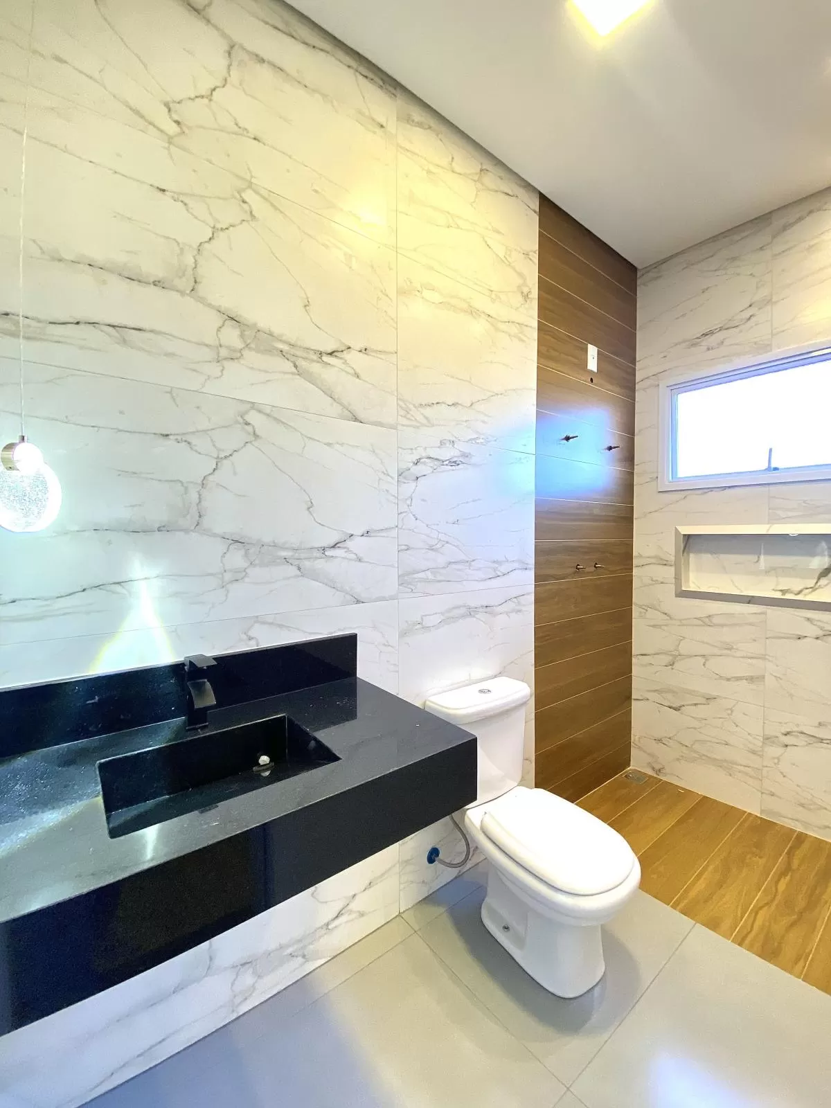 Sobrado à Venda com 3 suítes, e área gourmet completa com piscina, 242m² no Condomínio Cyrela Landscape em Votorantim/SP