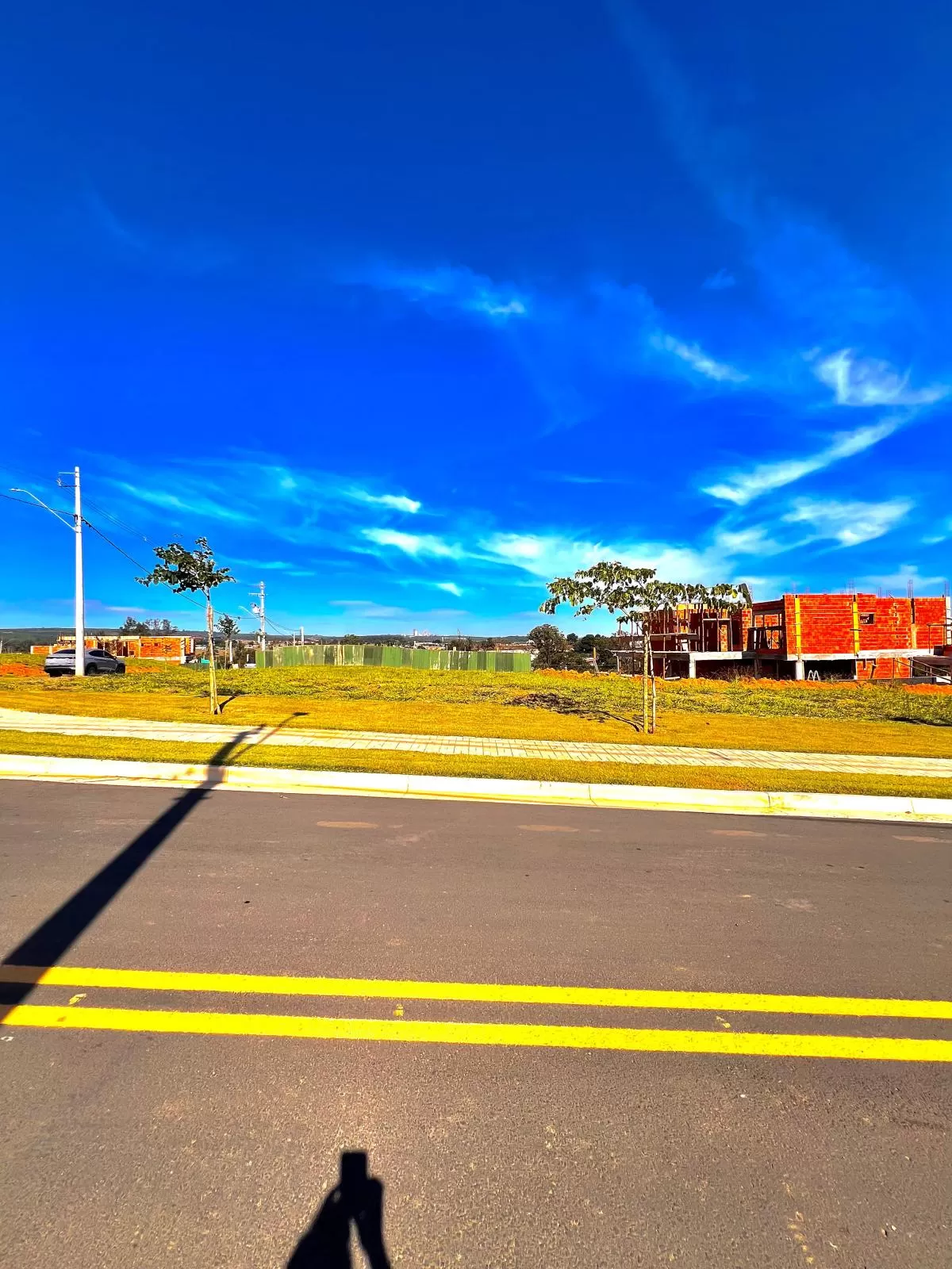 Terreno de Esquina à Venda localizado na parte alta, 335m² no Condomínio Terras Alpha em Votorantim/SP