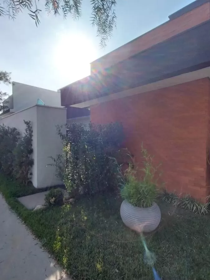 Casa à Venda e Locação no Condomínio Residencial Jardim