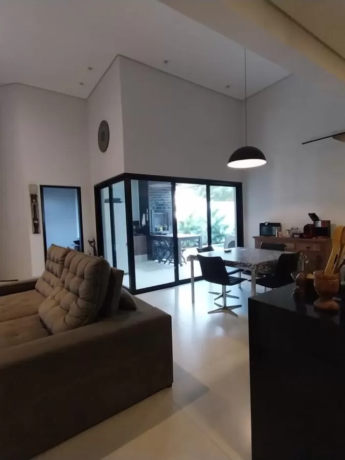 Casa à Venda e Locação no Condomínio Residencial Jardim