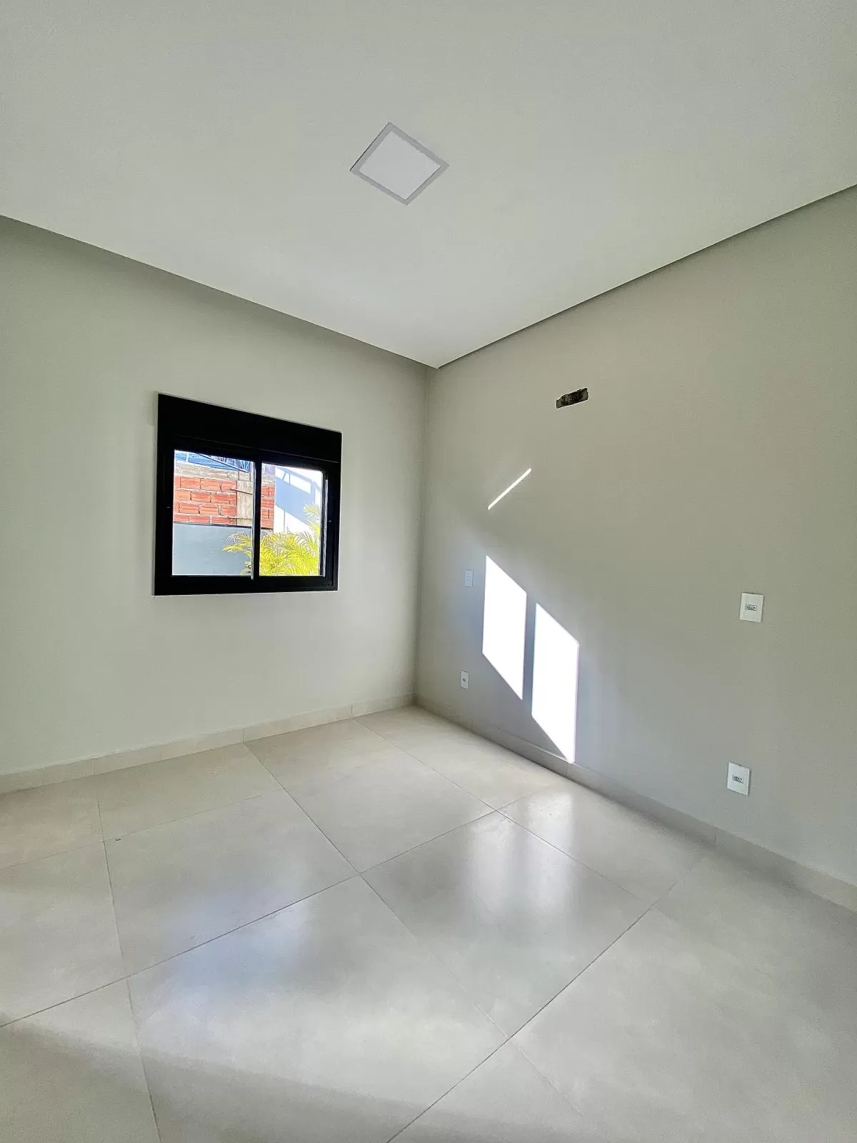 Casa Térrea à Venda no Condomínio Residencial Helena Maria em Sorocaba/SP