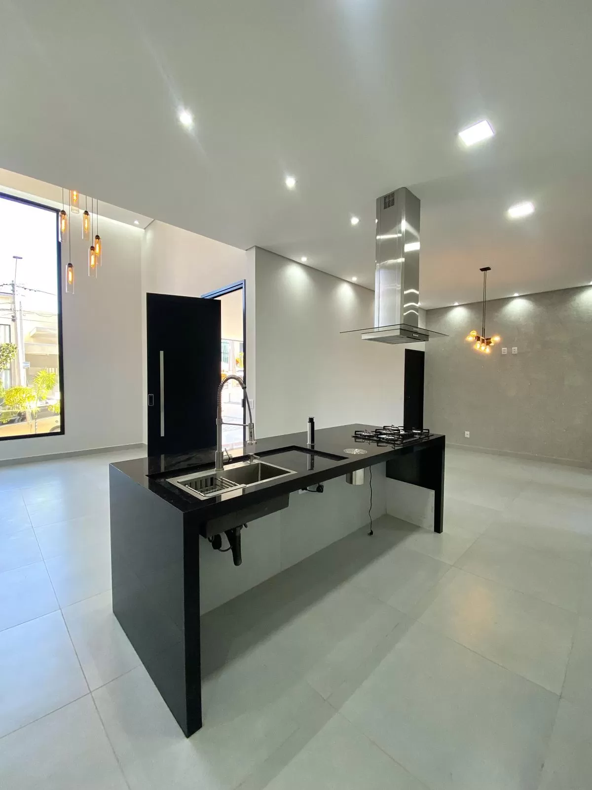 Casa Térrea à Venda no Condomínio Residencial Helena Maria em Sorocaba/SP