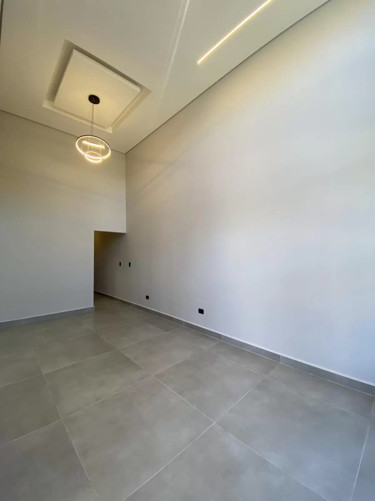 Casa Térrea à Venda no Condomínio Residencial Helena Maria em Sorocaba/SP