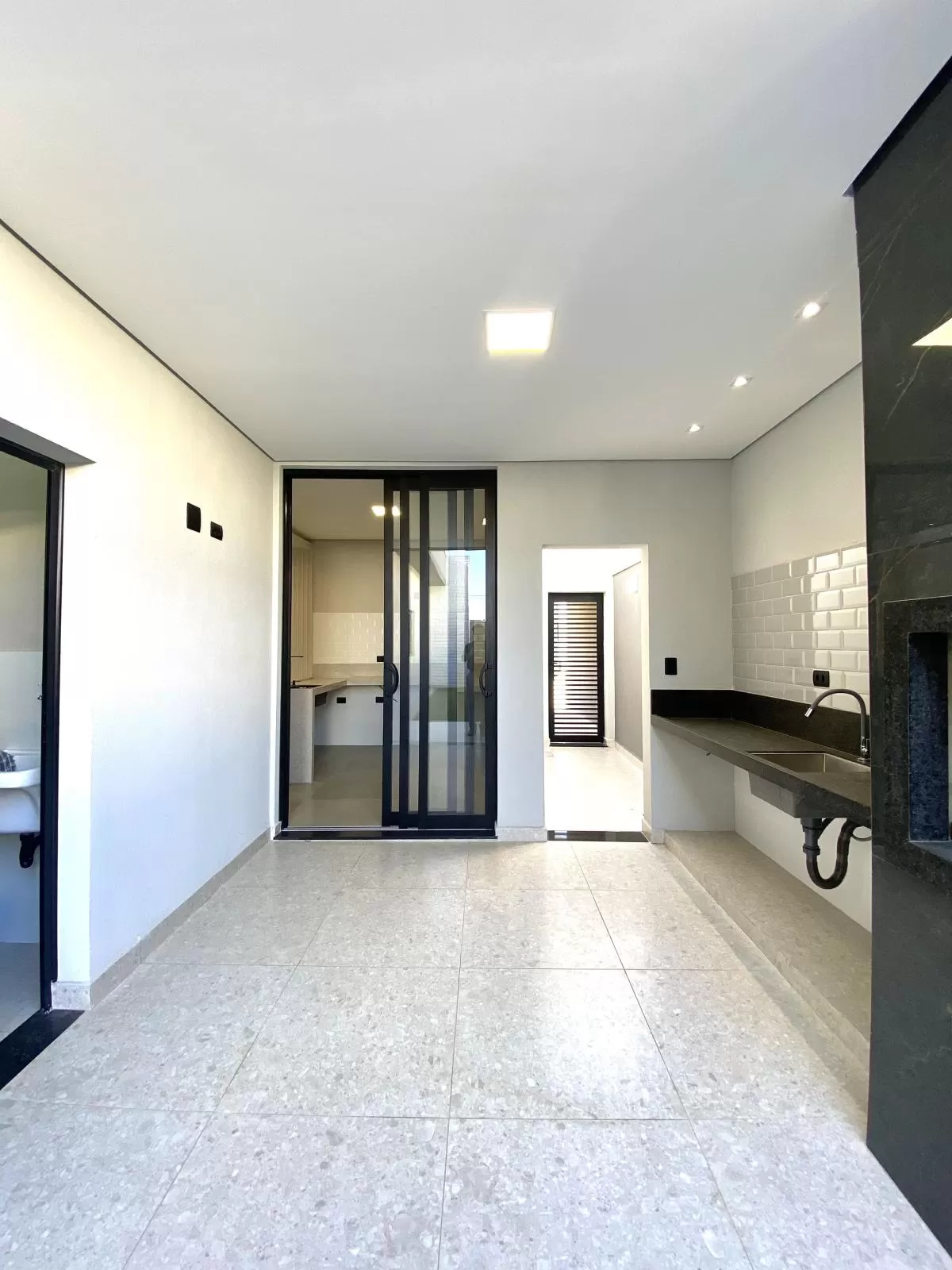 Casa Térrea à Venda no Condomínio Residencial Helena Maria em Sorocaba/SP