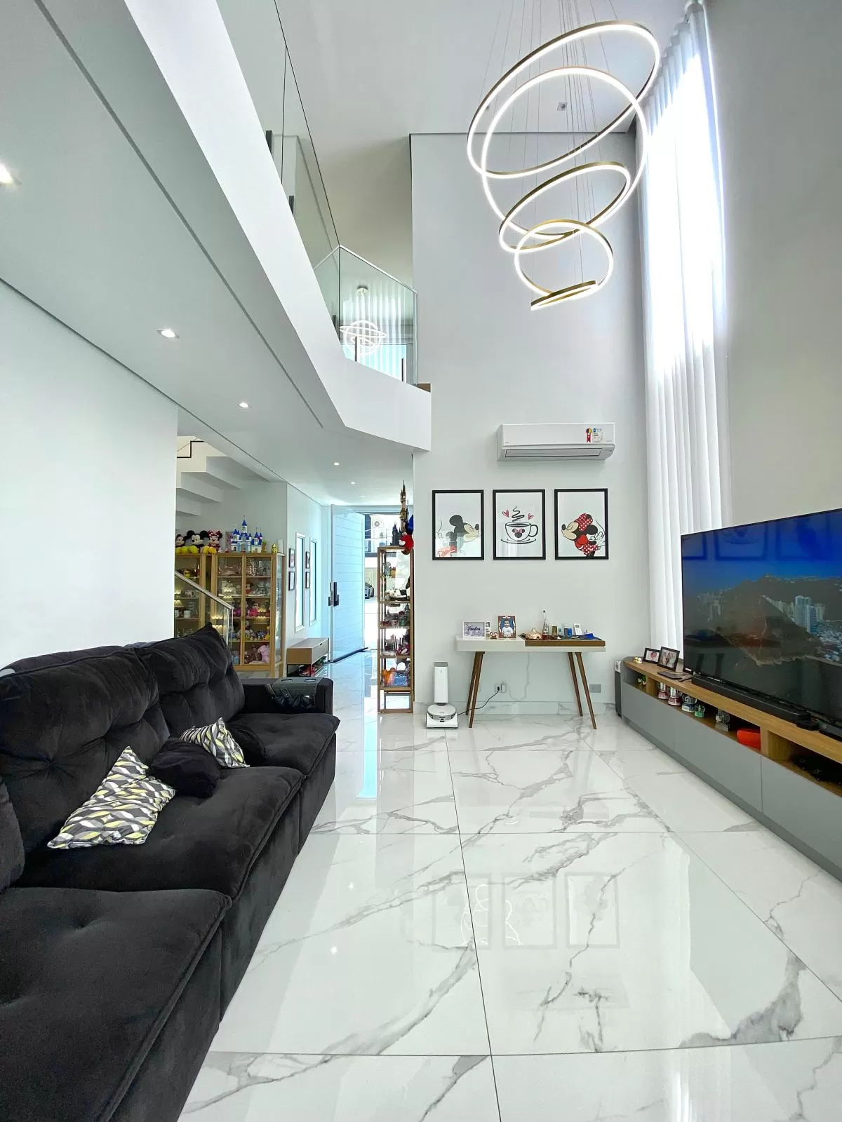 Sobrado à Venda com 3 suítes e piscina, 390m² em Sorocaba/SP no Condomínio Ibiti Royal Park