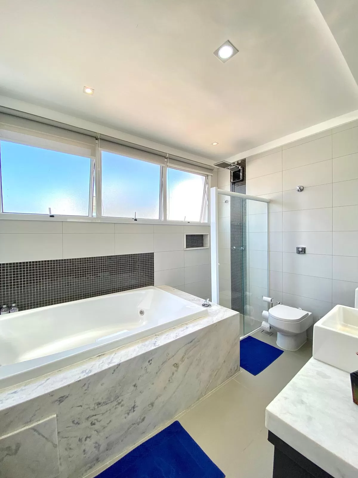 Sobrado à Venda com 3 suítes e piscina, 390m² em Sorocaba/SP no Condomínio Ibiti Royal Park