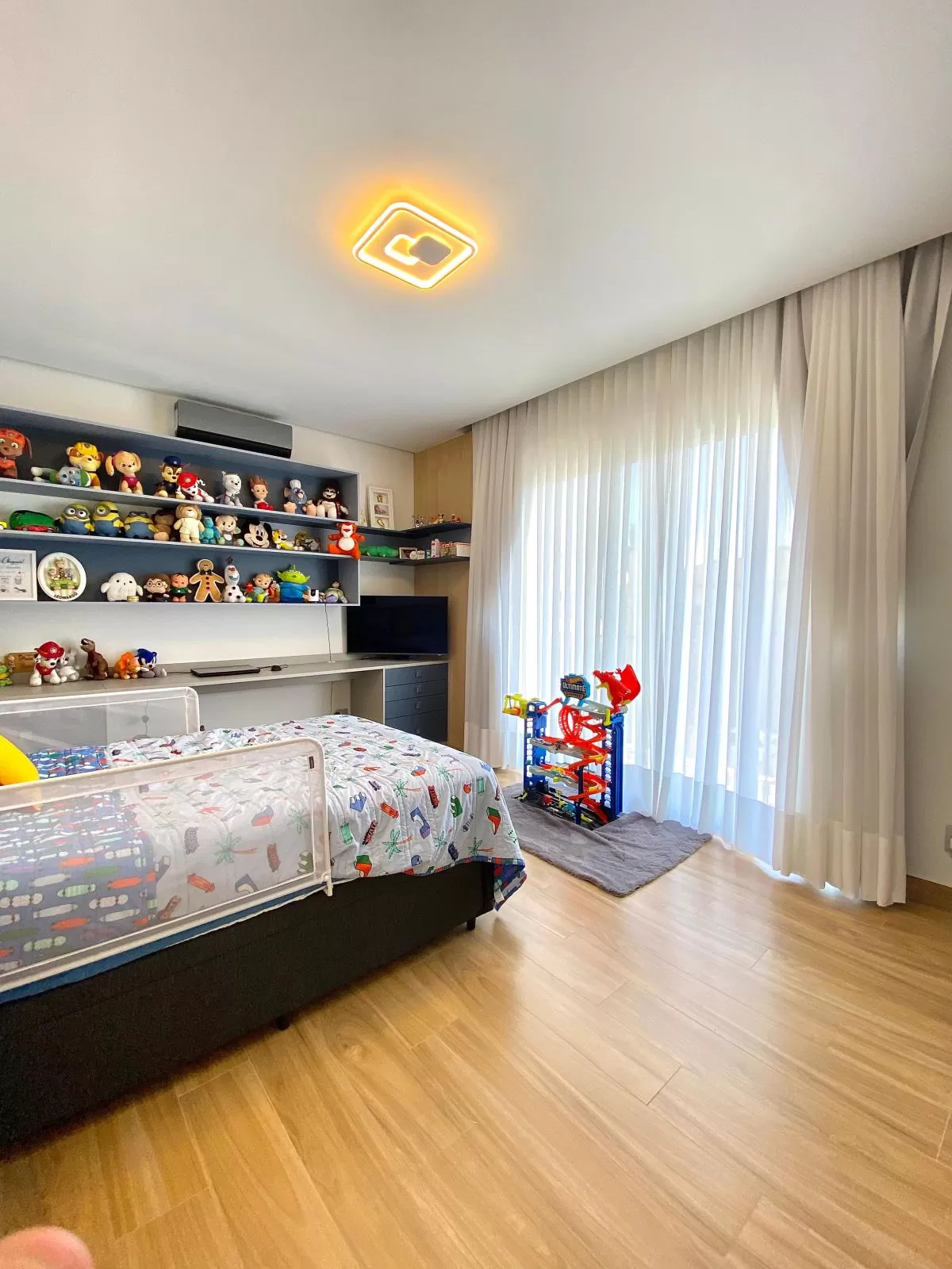 Sobrado à Venda com 3 suítes e piscina, 390m² em Sorocaba/SP no Condomínio Ibiti Royal Park