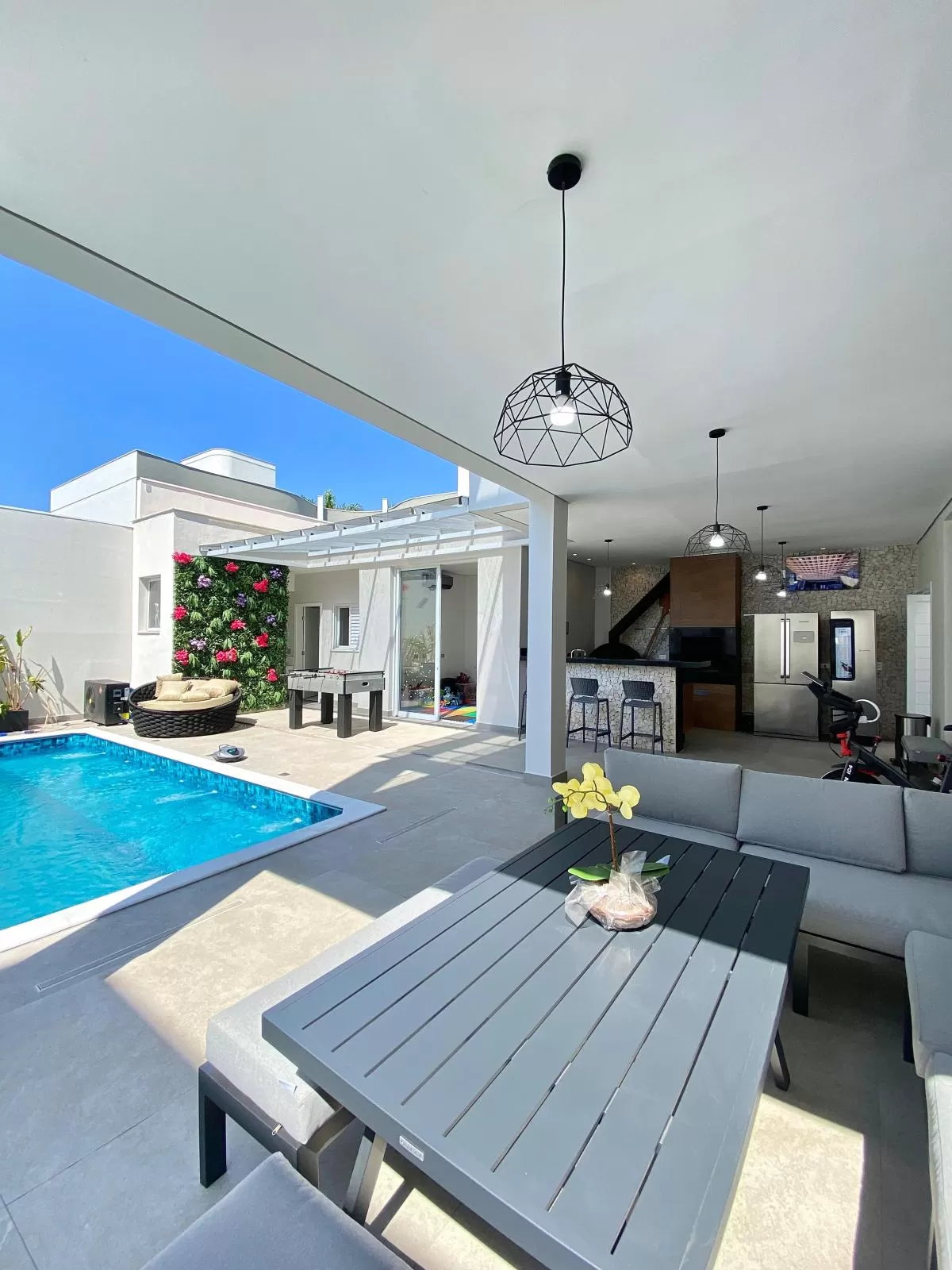 Sobrado à Venda com 3 suítes e piscina, 390m² em Sorocaba/SP no Condomínio Ibiti Royal Park