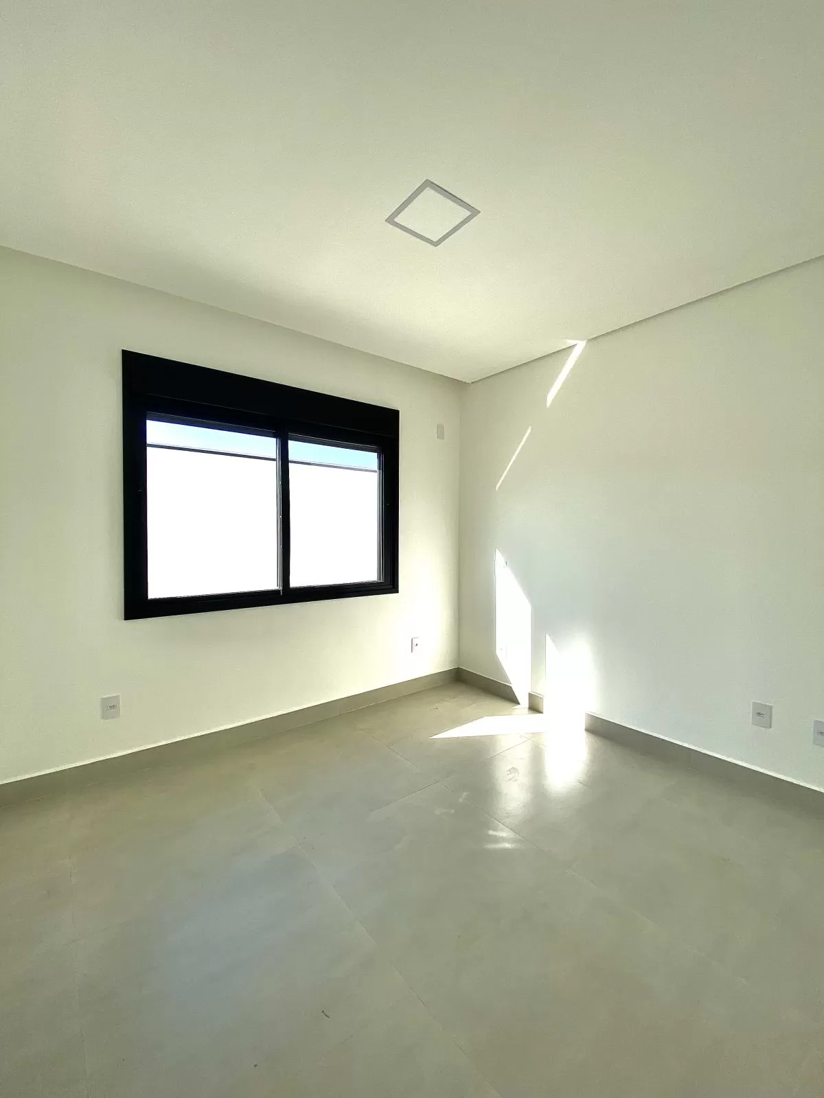 Casa Térrea à Venda no Condomínio Chácara Ondina em Sorocaba/SP