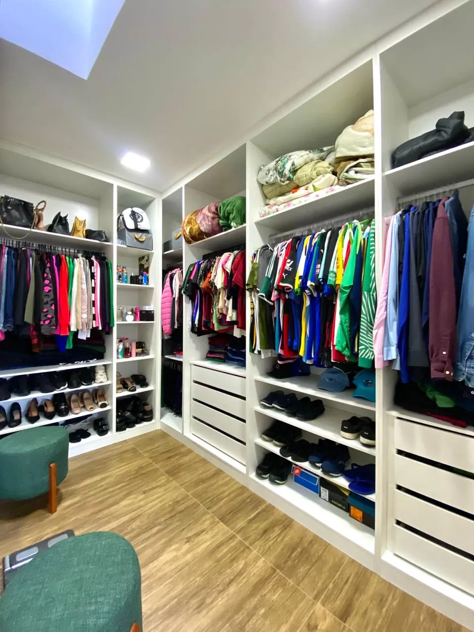 Sobrado de Esquina à Venda com 3 suítes, 233m² - Condomínio Campos do Conde em Sorocaba/SP