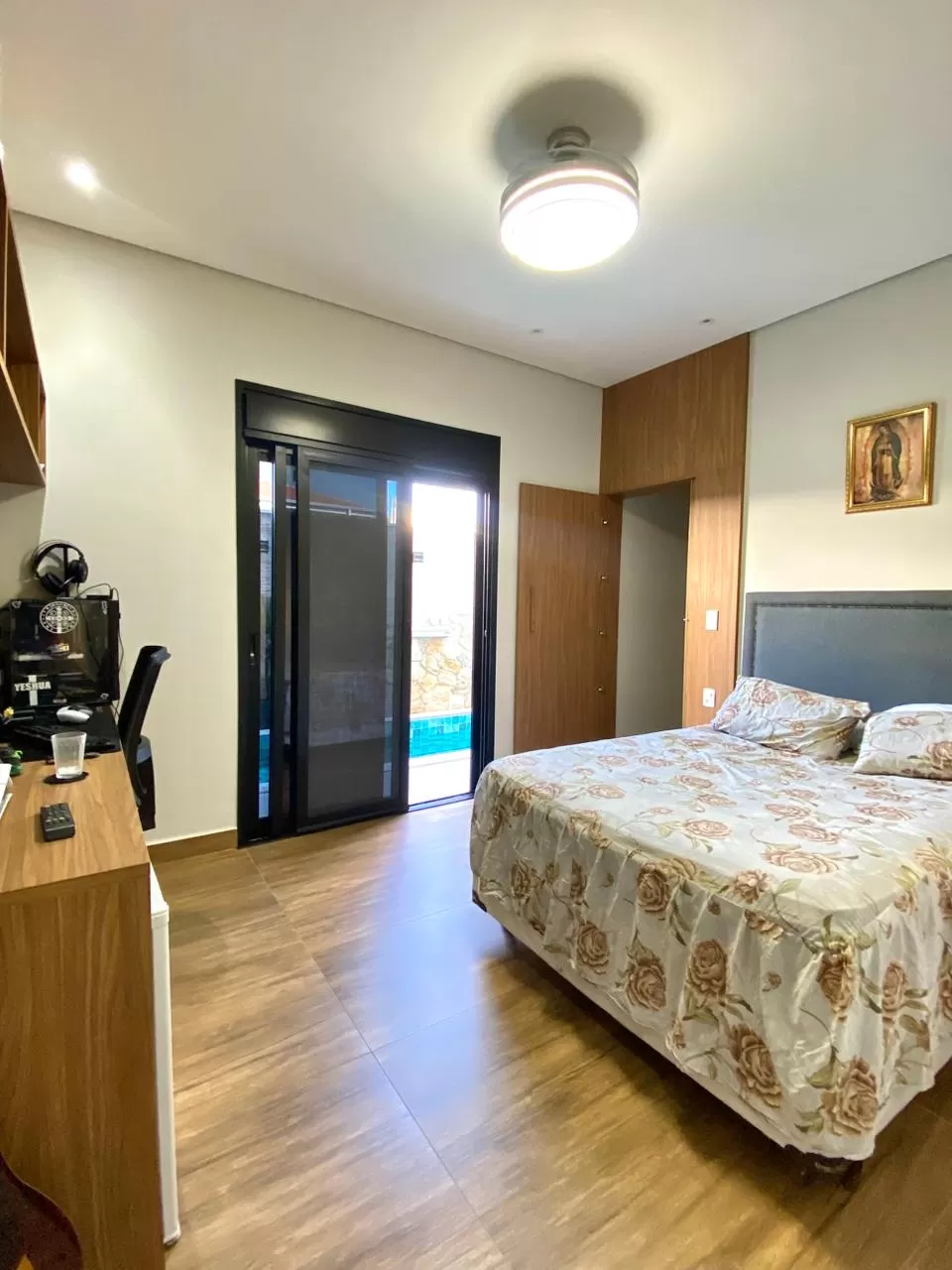 Sobrado de Esquina à Venda com 3 suítes, 233m² - Condomínio Campos do Conde em Sorocaba/SP