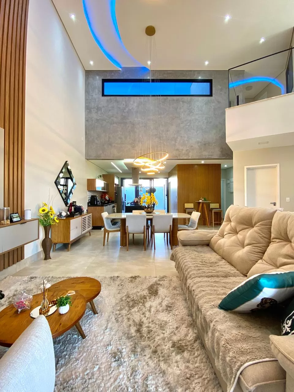 Sobrado de Esquina à Venda com 3 suítes, 233m² - Condomínio Campos do Conde em Sorocaba/SP