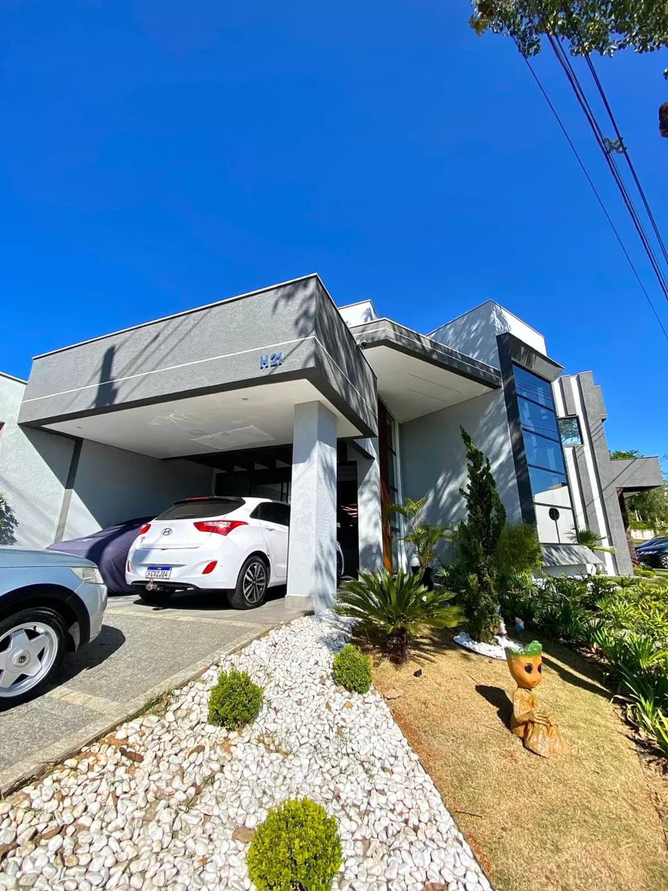 Sobrado de Esquina à Venda com 3 suítes, 233m² - Condomínio Campos do Conde em Sorocaba/SP