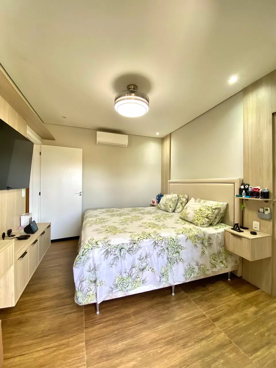 Sobrado de Esquina à Venda com 3 suítes, 233m² - Condomínio Campos do Conde em Sorocaba/SP