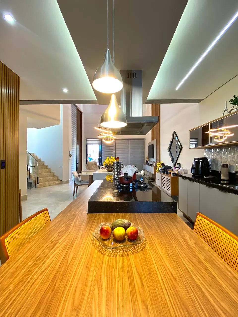 Sobrado de Esquina à Venda com 3 suítes, 233m² - Condomínio Campos do Conde em Sorocaba/SP