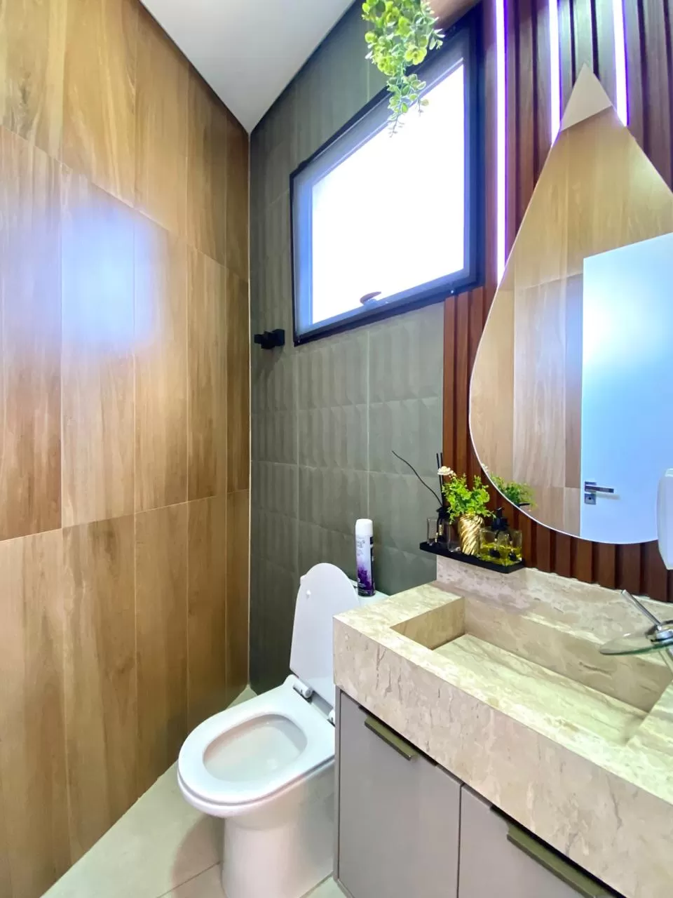 Sobrado de Esquina à Venda com 3 suítes, 233m² - Condomínio Campos do Conde em Sorocaba/SP