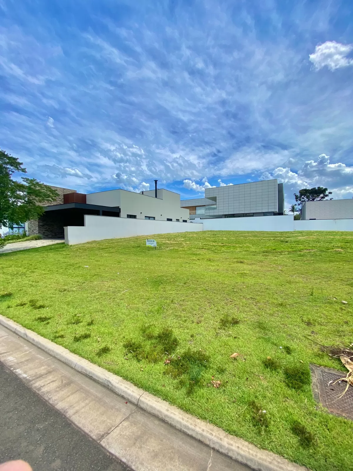 Terreno à Venda localizado na parte alta, 450m² no Condomínio Alphaville Nova Esplanada 4 em Votorantim/SP