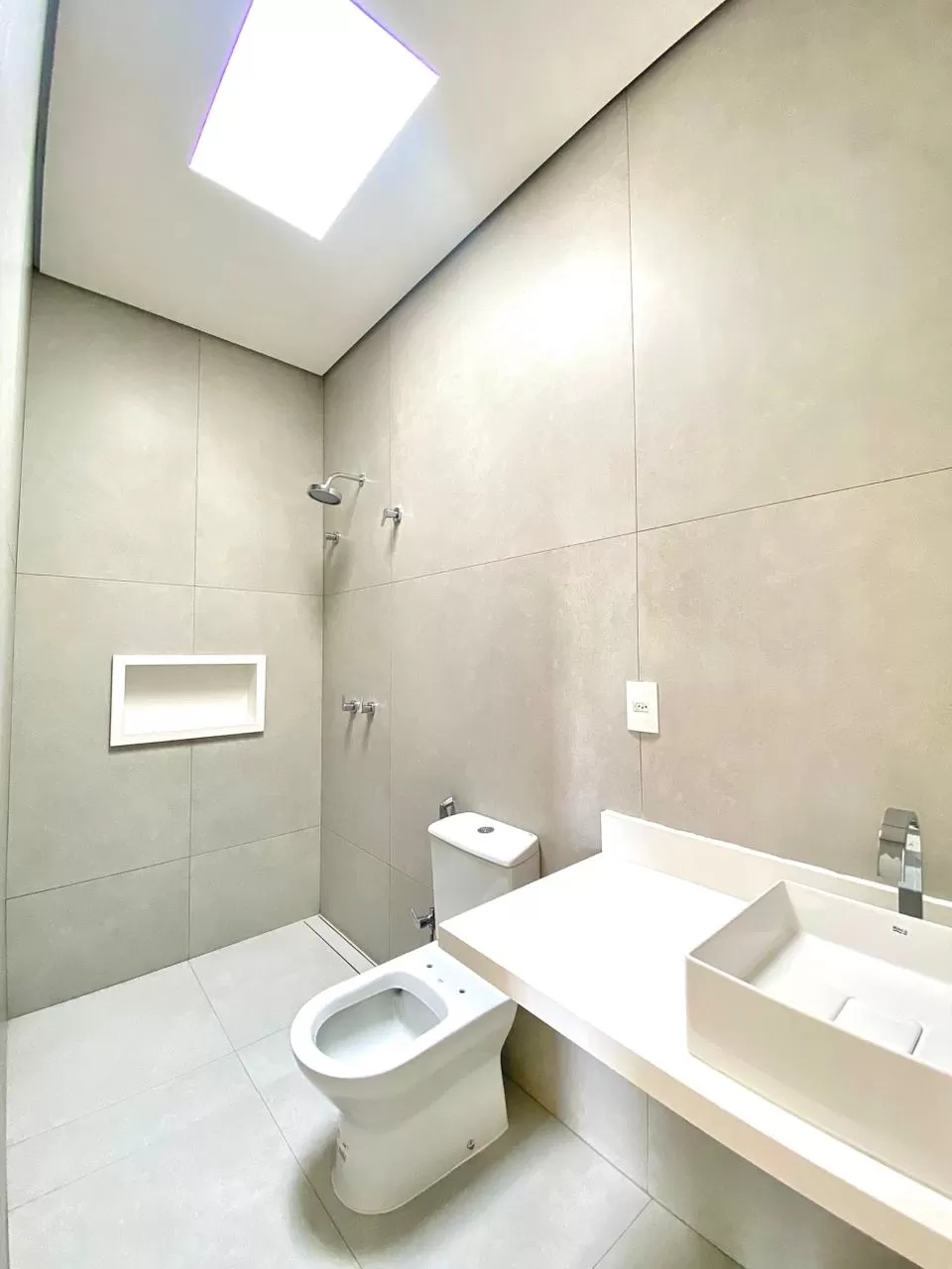 Sobrado à Venda com 4 suítes e piscina, 358m² em Votorantim - Condomínio Alphaville Nova Esplanada em Votorantim/SP