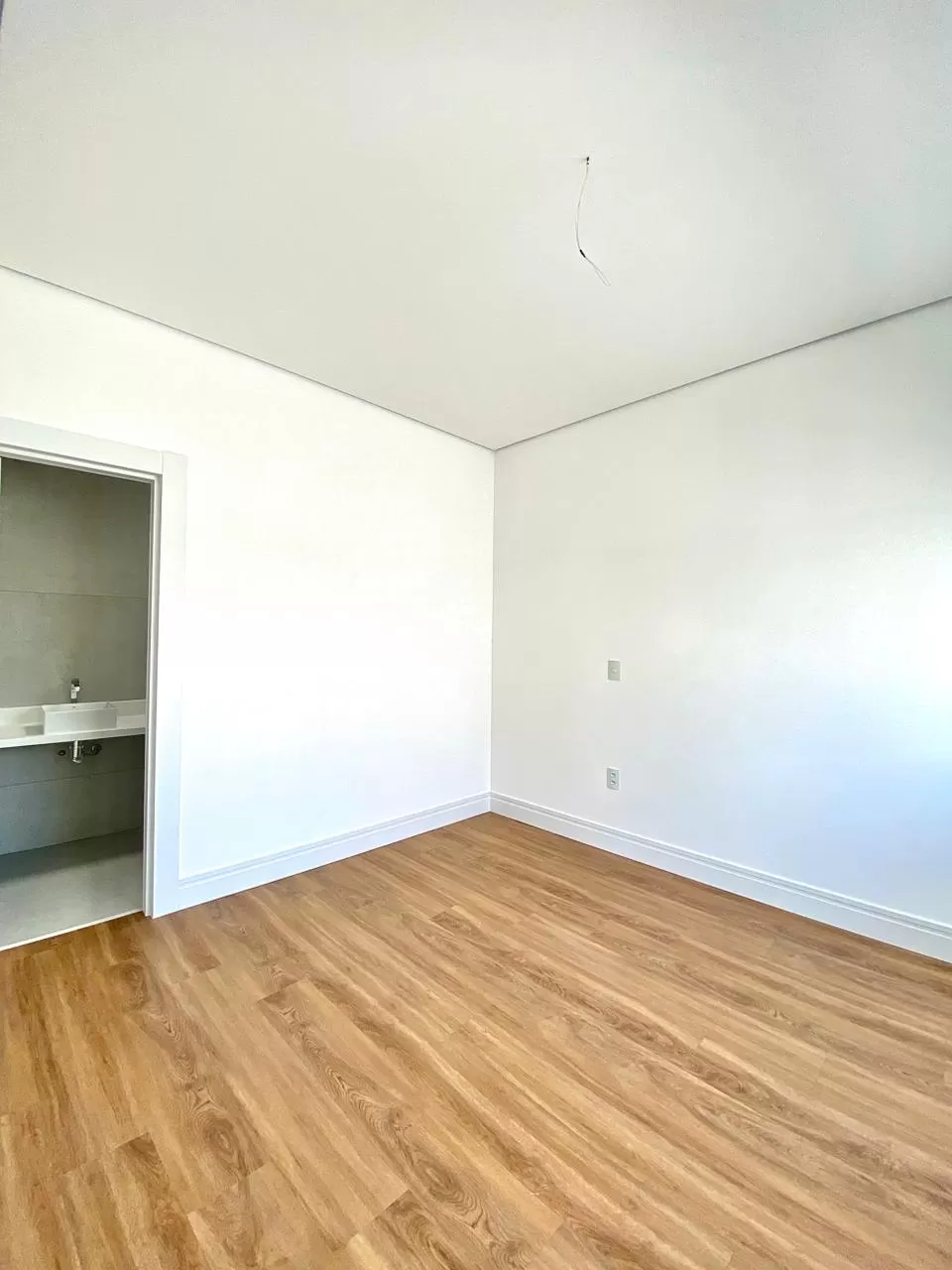 Sobrado à Venda com 4 suítes e piscina, 358m² em Votorantim - Condomínio Alphaville Nova Esplanada em Votorantim/SP