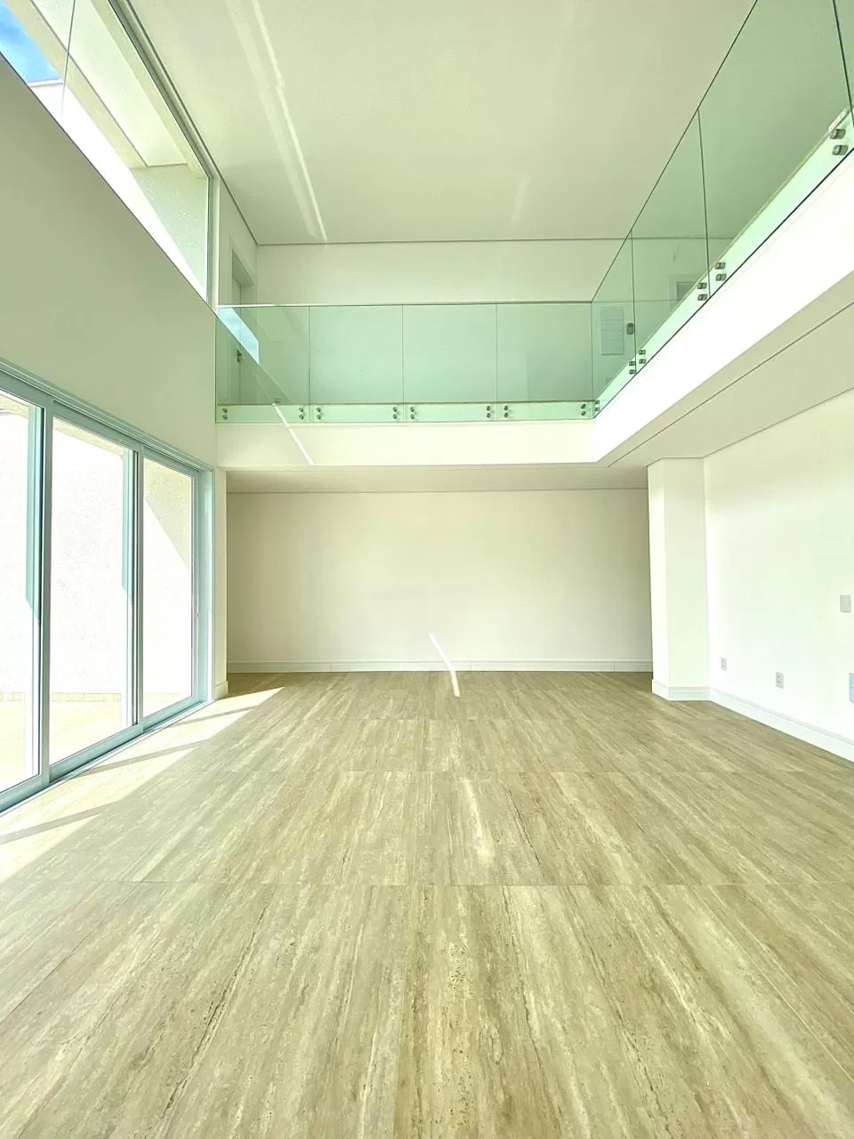 Sobrado à Venda com 4 suítes e piscina, 358m² em Votorantim - Condomínio Alphaville Nova Esplanada em Votorantim/SP