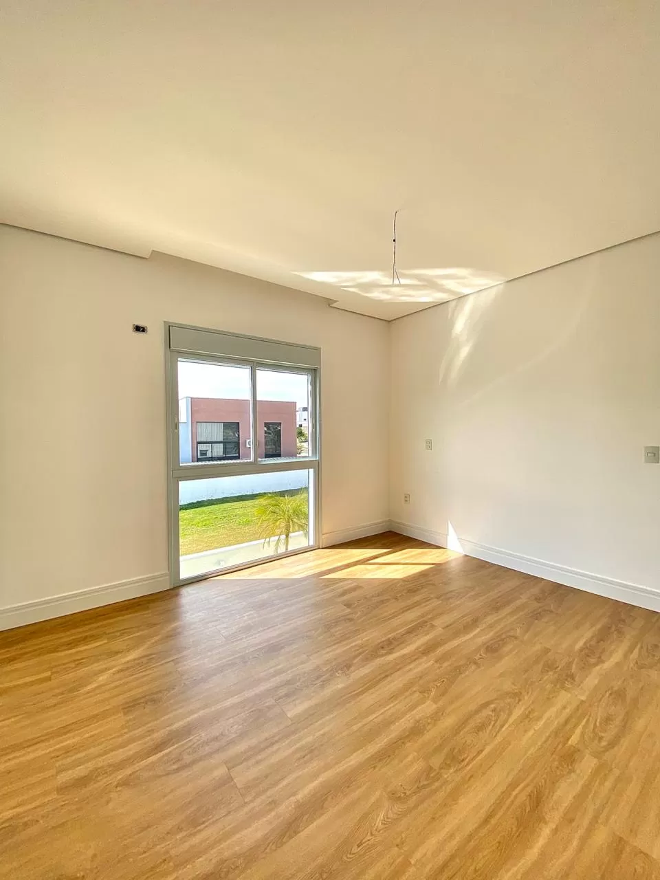 Sobrado à Venda com 4 suítes e piscina, 358m² em Votorantim - Condomínio Alphaville Nova Esplanada em Votorantim/SP