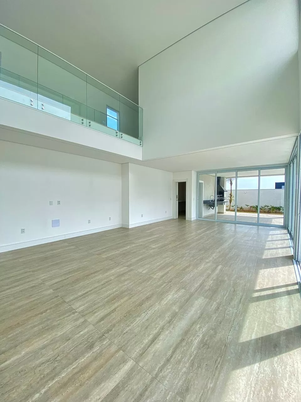 Sobrado à Venda com 4 suítes e piscina, 358m² em Votorantim - Condomínio Alphaville Nova Esplanada em Votorantim/SP