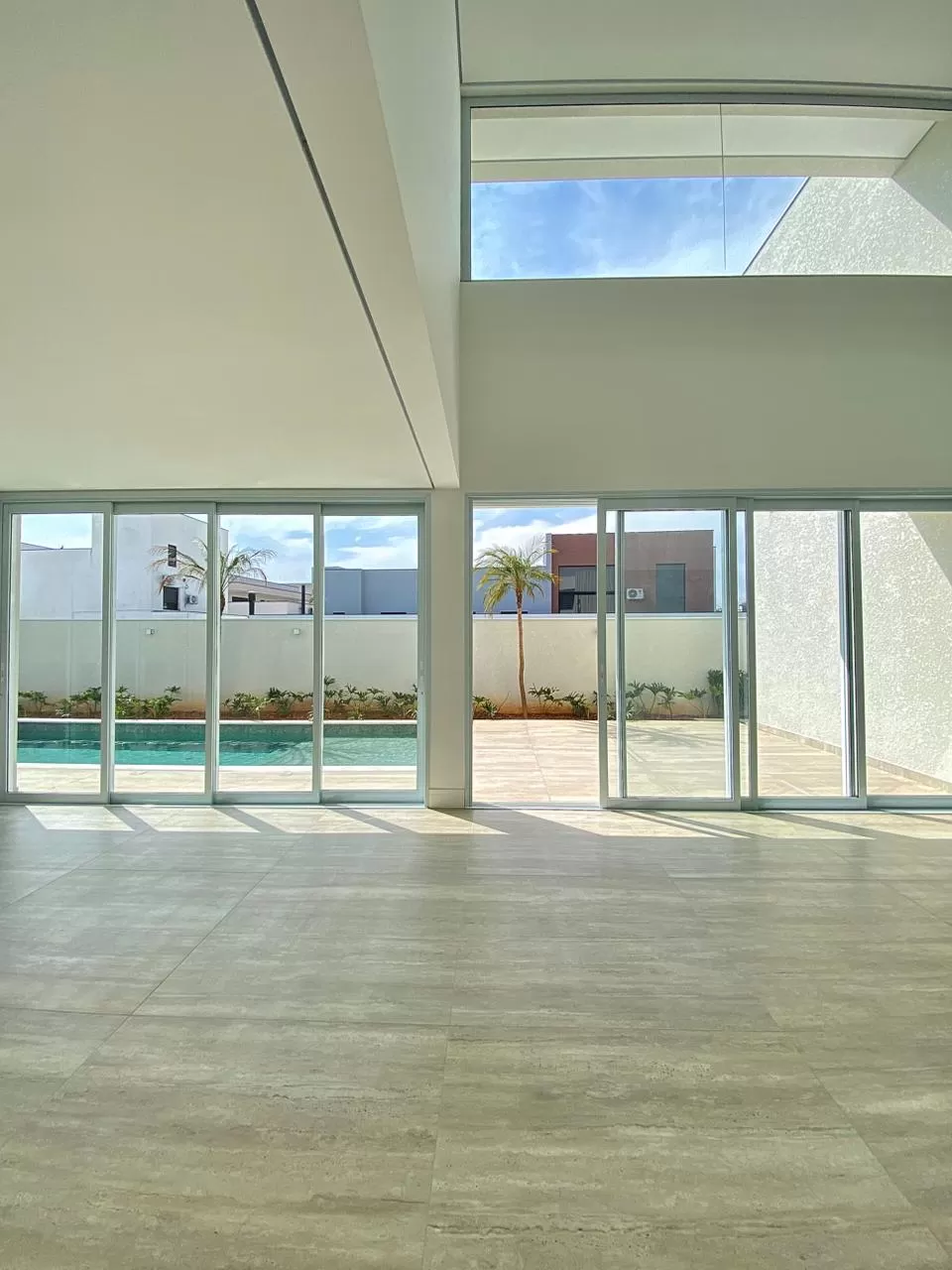 Sobrado à Venda com 4 suítes e piscina, 358m² em Votorantim - Condomínio Alphaville Nova Esplanada em Votorantim/SP