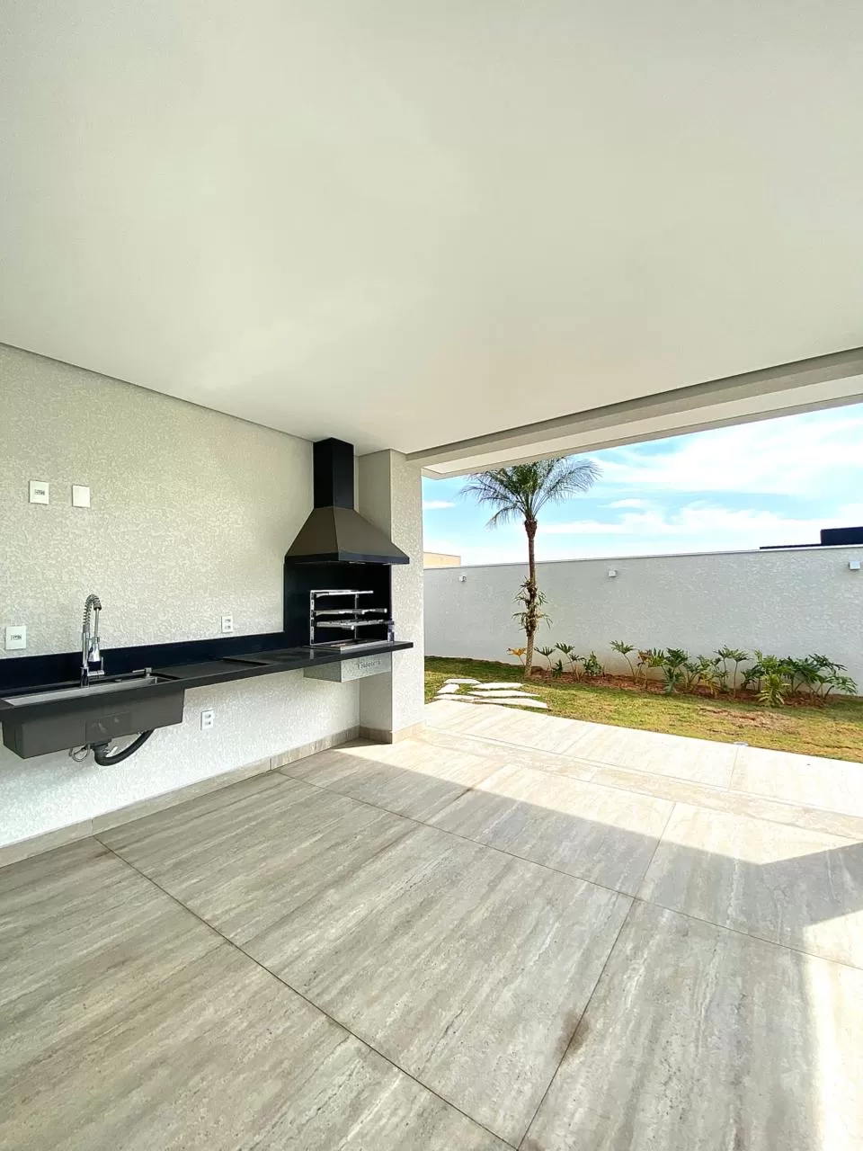 Sobrado à Venda com 4 suítes e piscina, 358m² em Votorantim - Condomínio Alphaville Nova Esplanada em Votorantim/SP