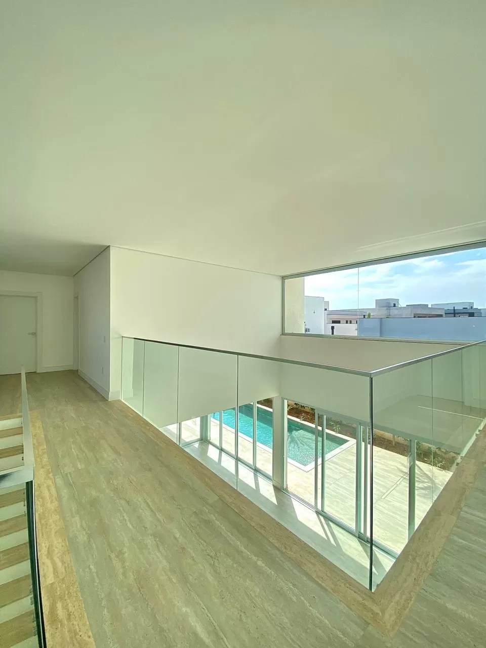 Sobrado à Venda com 4 suítes e piscina, 358m² em Votorantim - Condomínio Alphaville Nova Esplanada em Votorantim/SP