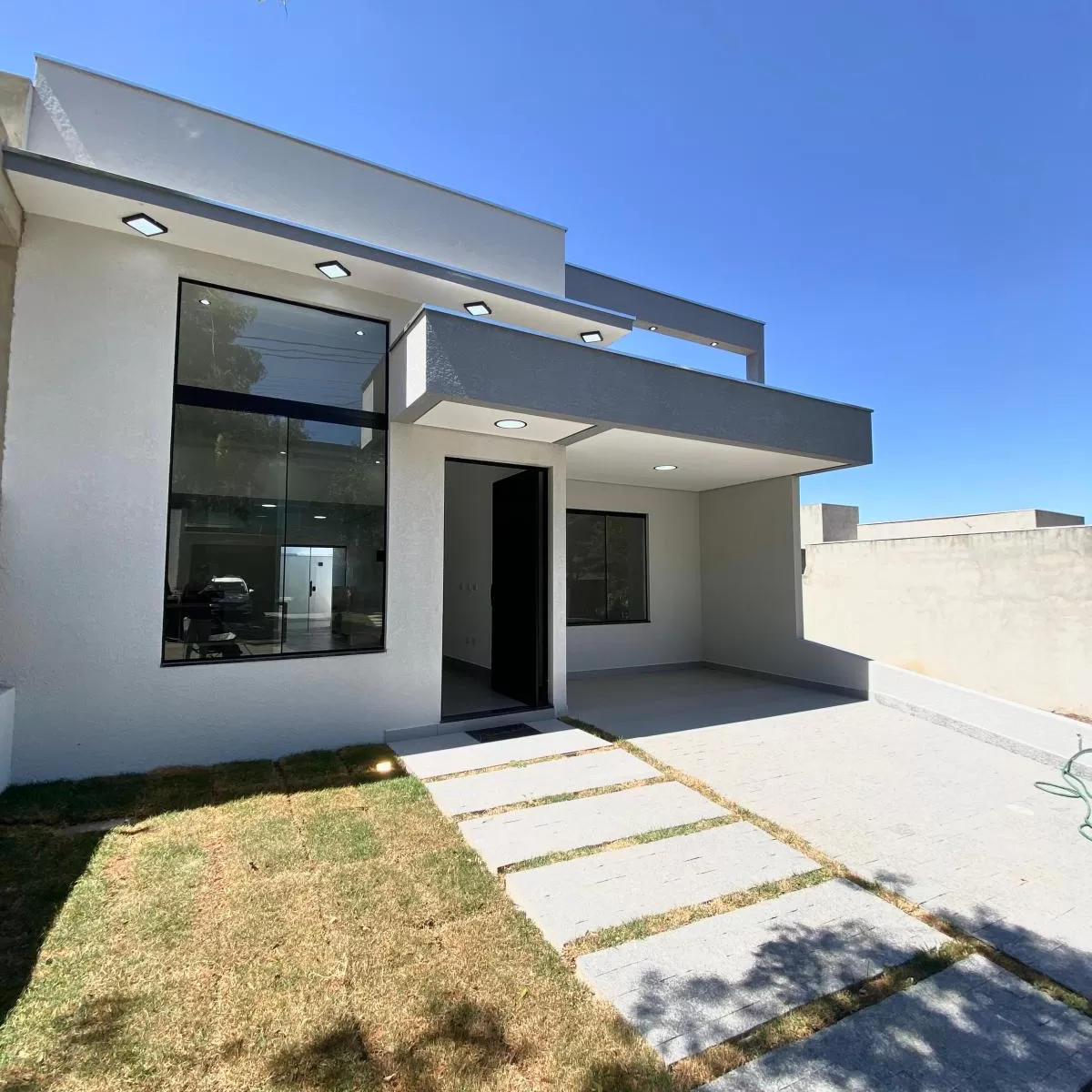 Casa Térrea à Venda com 3 dorm. sendo 1 suíte e móveis planejados. 105m² em Sorocaba/SP no Condomínio Terras de São Francisco