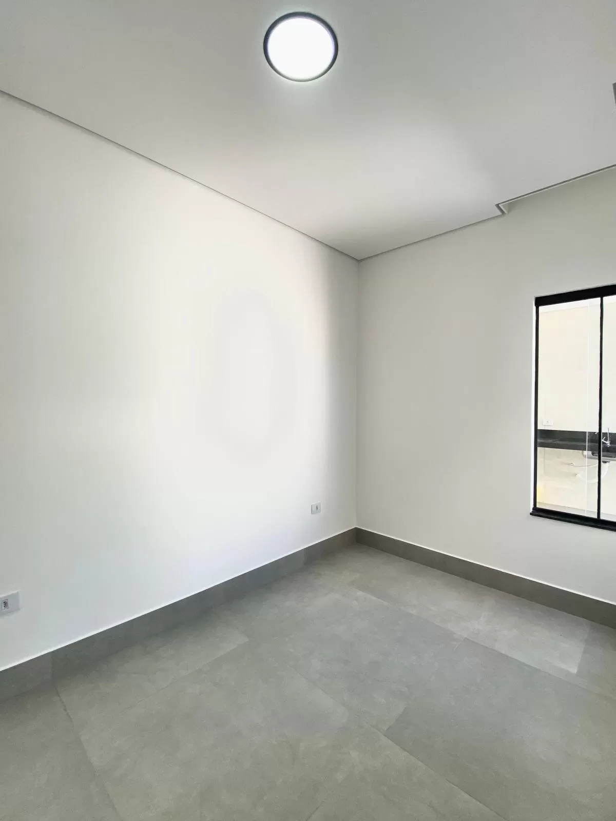 Casa Térrea à Venda com 3 dorm. sendo 1 suíte e móveis planejados. 105m² em Sorocaba/SP no Condomínio Terras de São Francisco