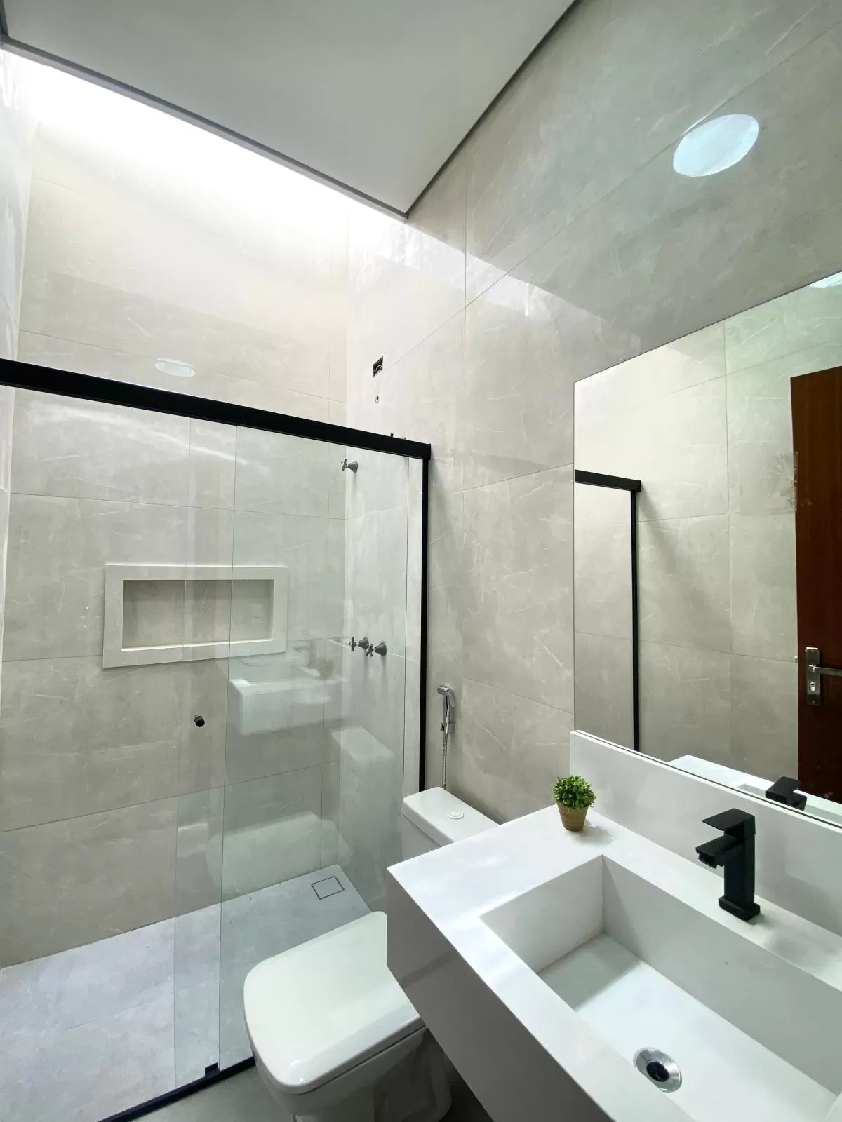 Casa Térrea à Venda com 3 dorm. sendo 1 suíte e móveis planejados. 105m² em Sorocaba/SP no Condomínio Terras de São Francisco