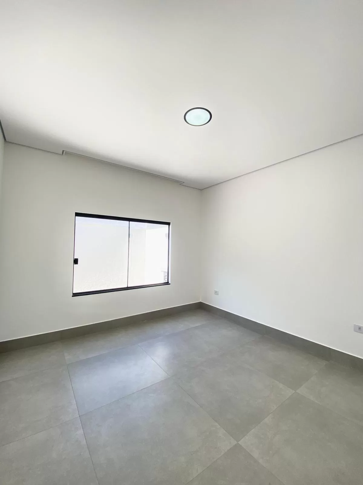 Casa Térrea à Venda com 3 dorm. sendo 1 suíte e móveis planejados. 105m² em Sorocaba/SP no Condomínio Terras de São Francisco