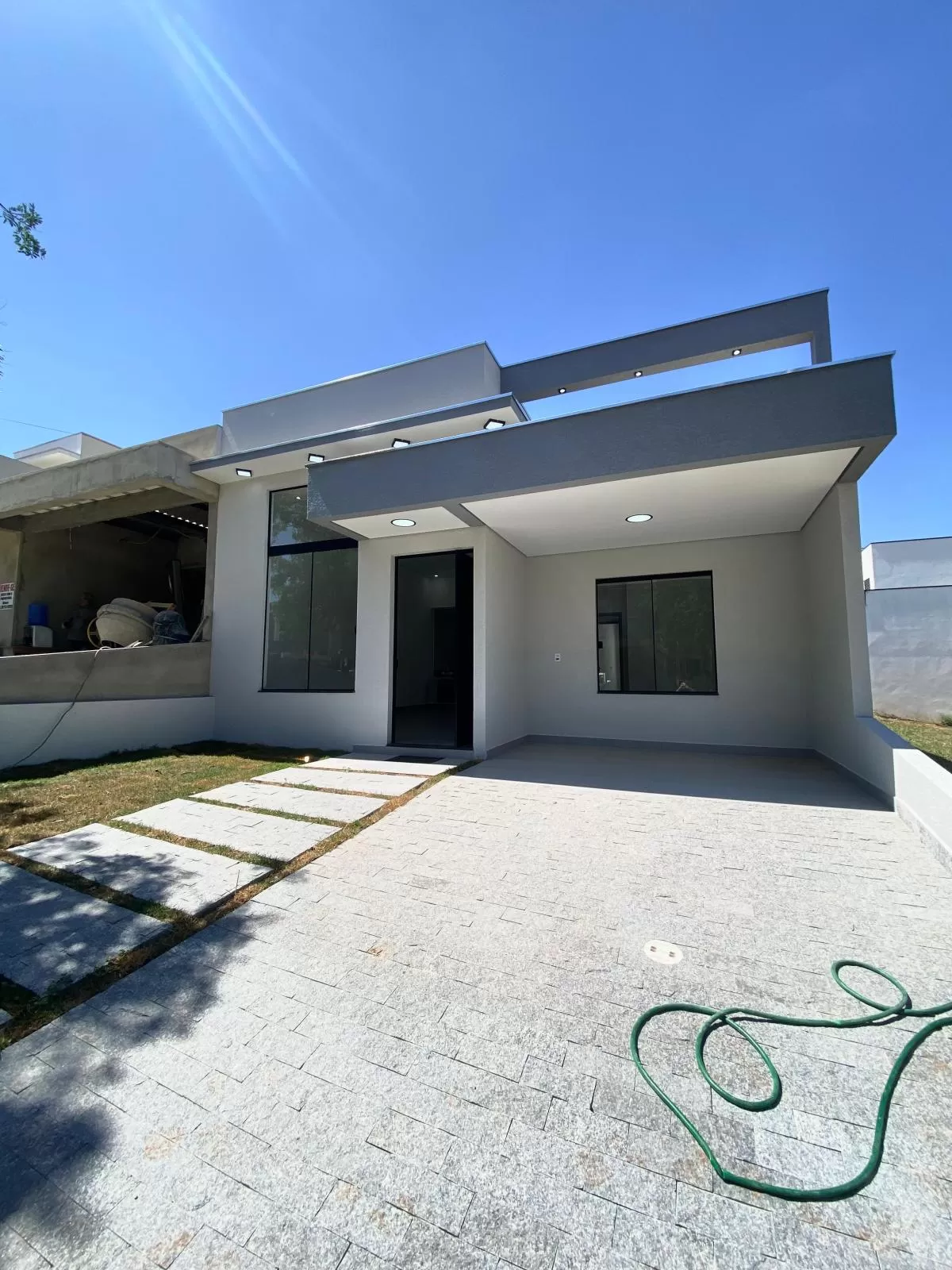 Casa Térrea à Venda com 3 dorm. sendo 1 suíte e móveis planejados. 105m² em Sorocaba/SP no Condomínio Terras de São Francisco
