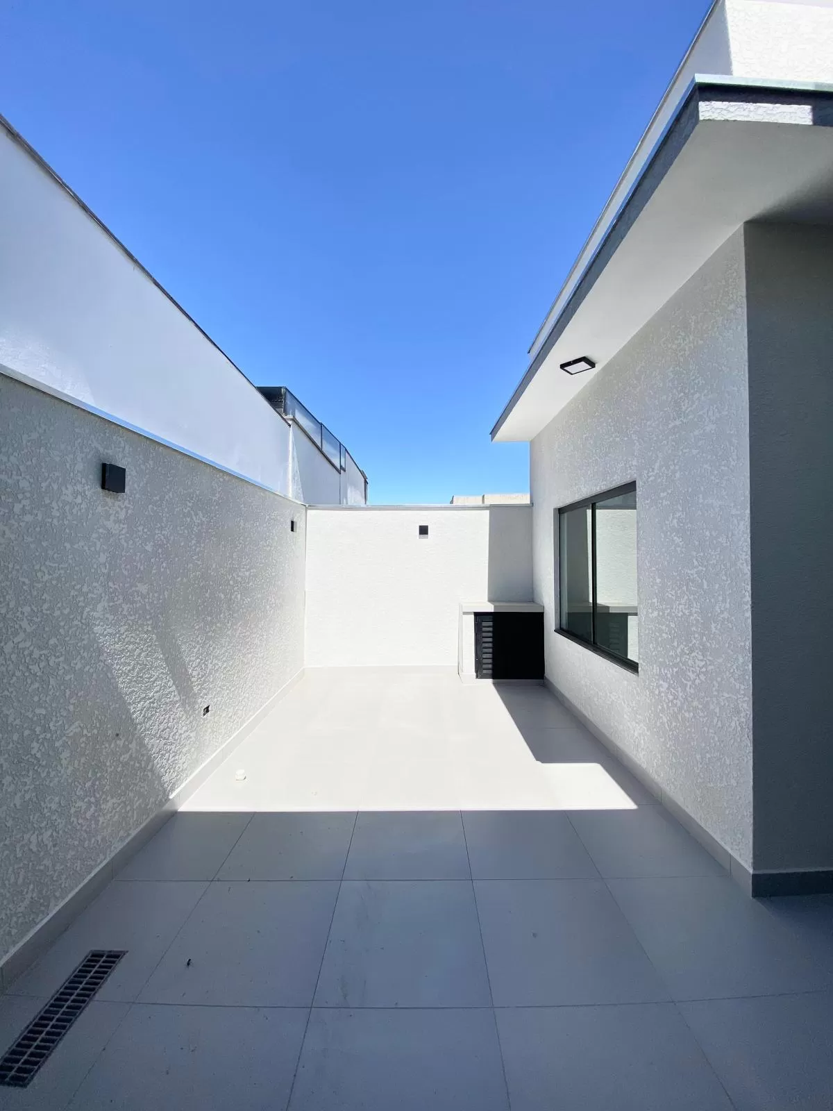 Casa Térrea à Venda com 3 dorm. sendo 1 suíte e móveis planejados. 105m² em Sorocaba/SP no Condomínio Terras de São Francisco