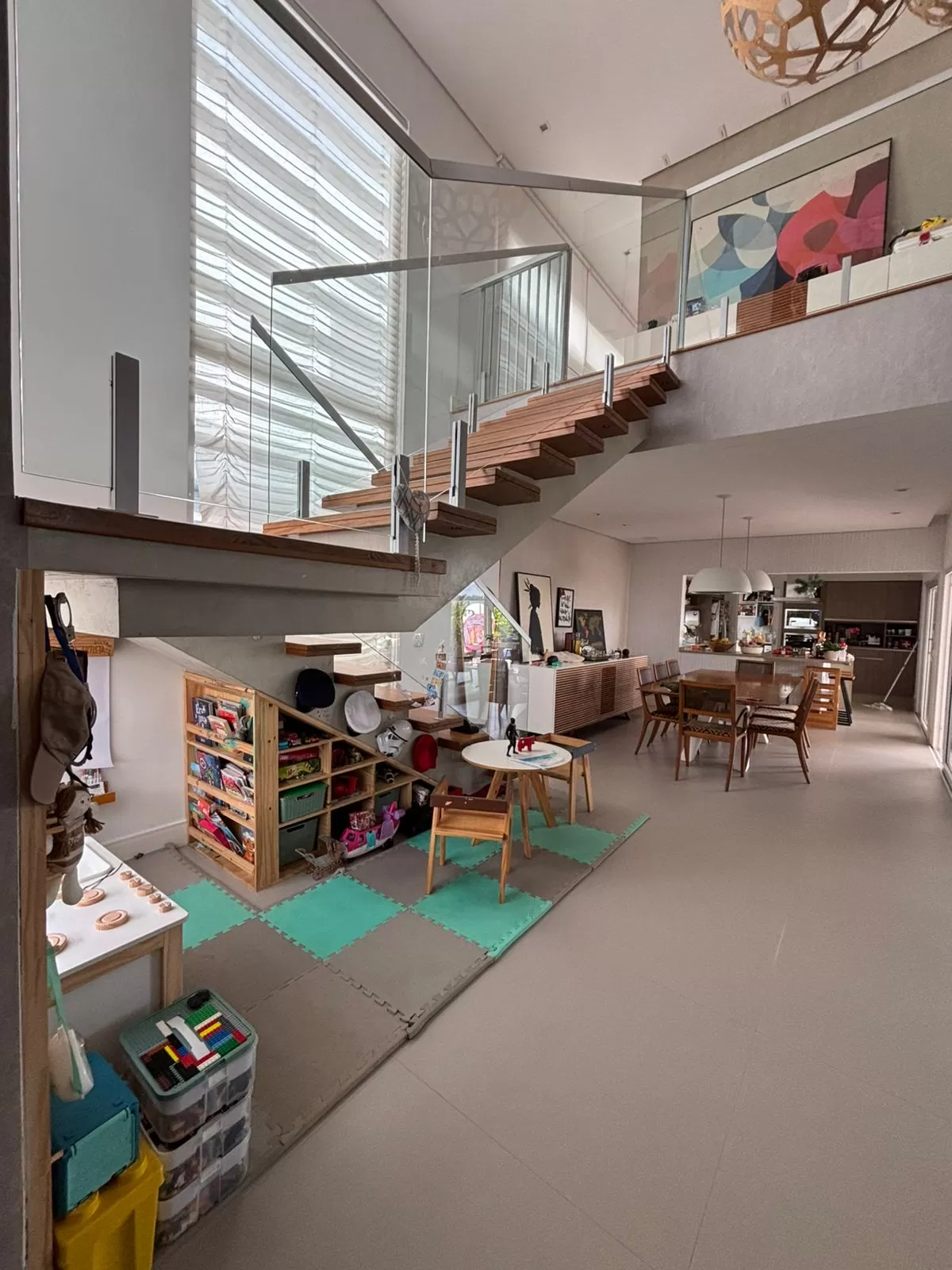 Sobrado para Locação com 3 suítes e piscina em Votorantim/SP no Condomínio Alphaville Nova Esplanada