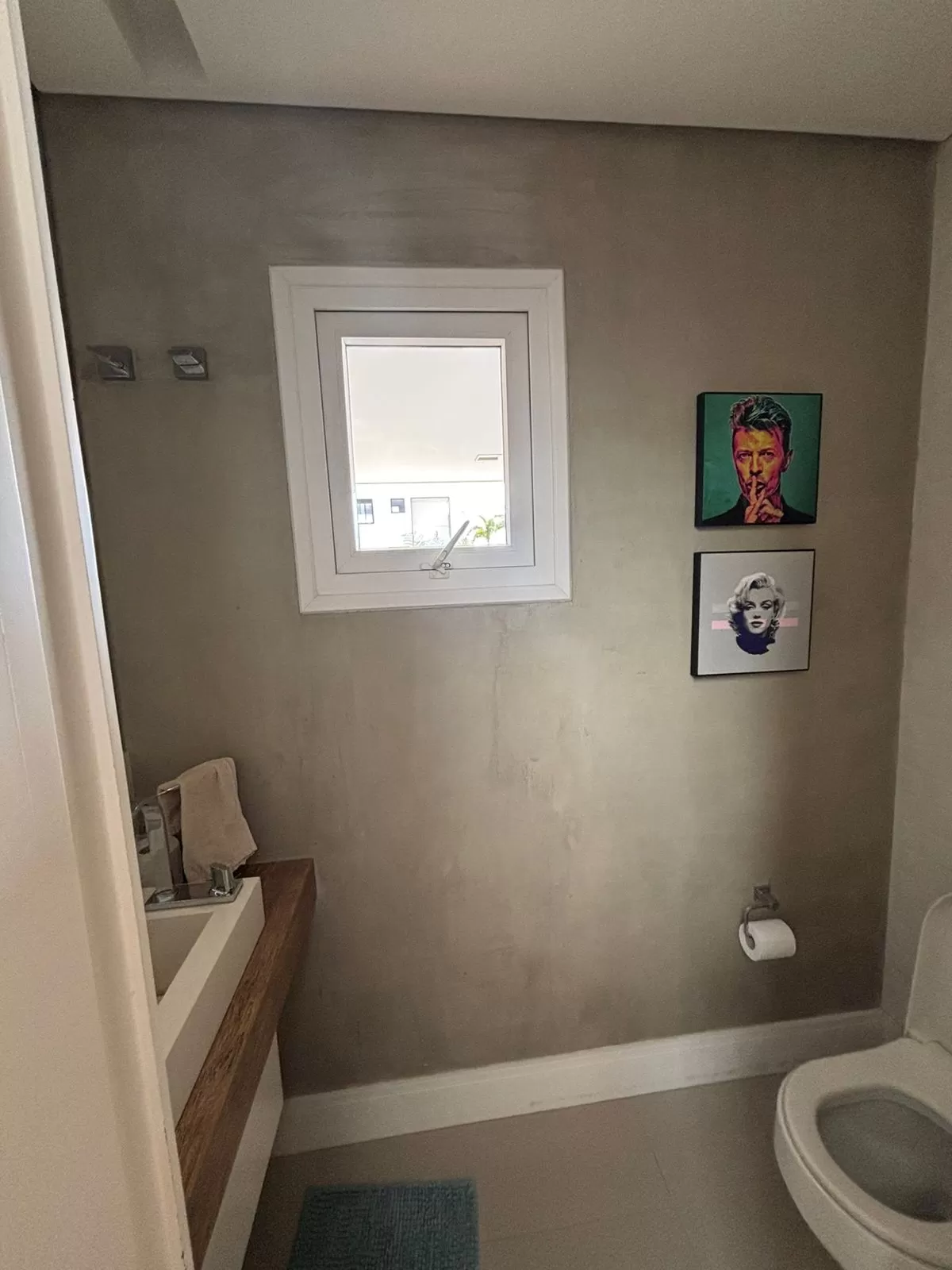 Sobrado para Locação com 3 suítes e piscina em Votorantim/SP no Condomínio Alphaville Nova Esplanada