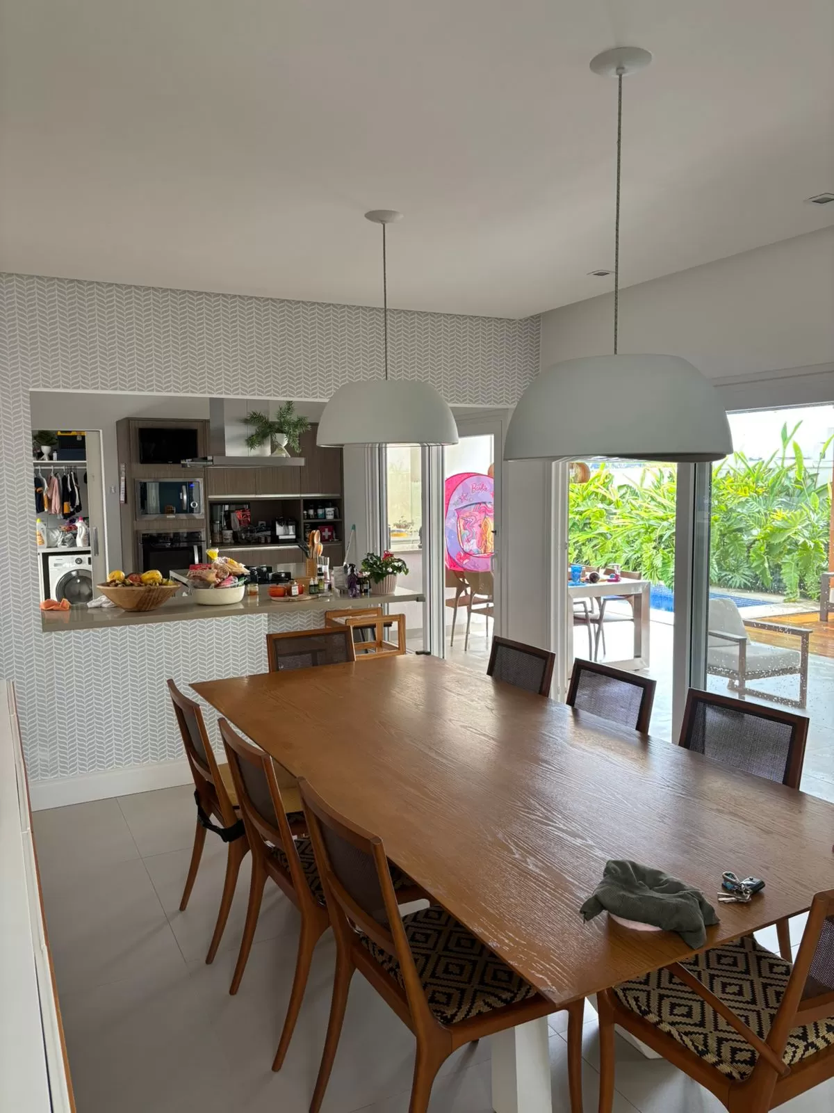 Sobrado para Locação com 3 suítes e piscina em Votorantim/SP no Condomínio Alphaville Nova Esplanada