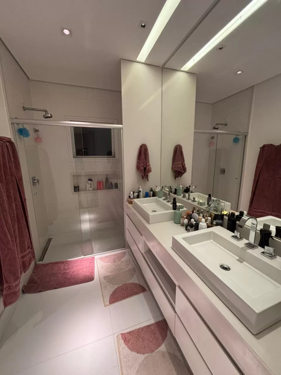 Sobrado para Locação com 3 suítes e piscina em Votorantim/SP no Condomínio Alphaville Nova Esplanada