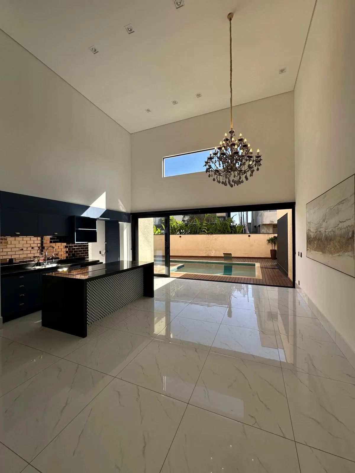 Casa Térrea de Esquina para Locação com 3 suítes e piscina em Votorantim/SP no Condomínio Alphaville Nova Esplanada