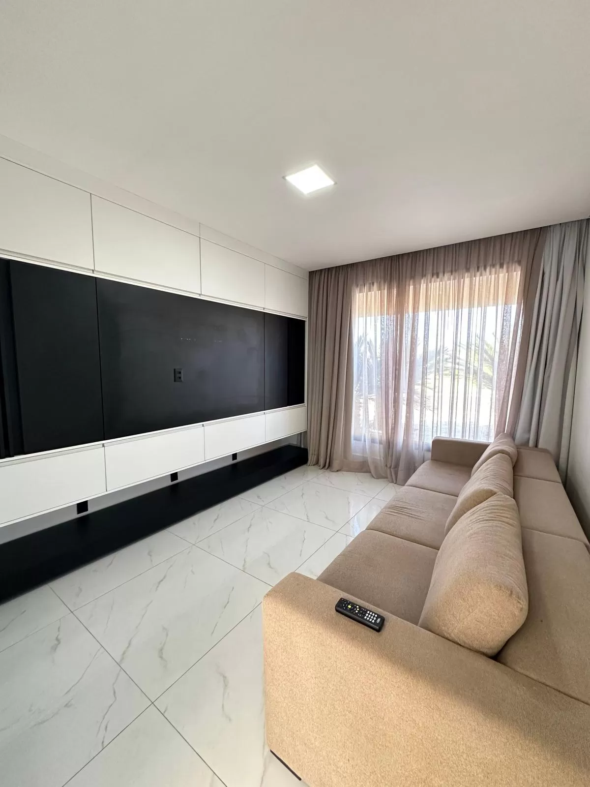 Casa Térrea de Esquina para Locação com 3 suítes e piscina em Votorantim/SP no Condomínio Alphaville Nova Esplanada