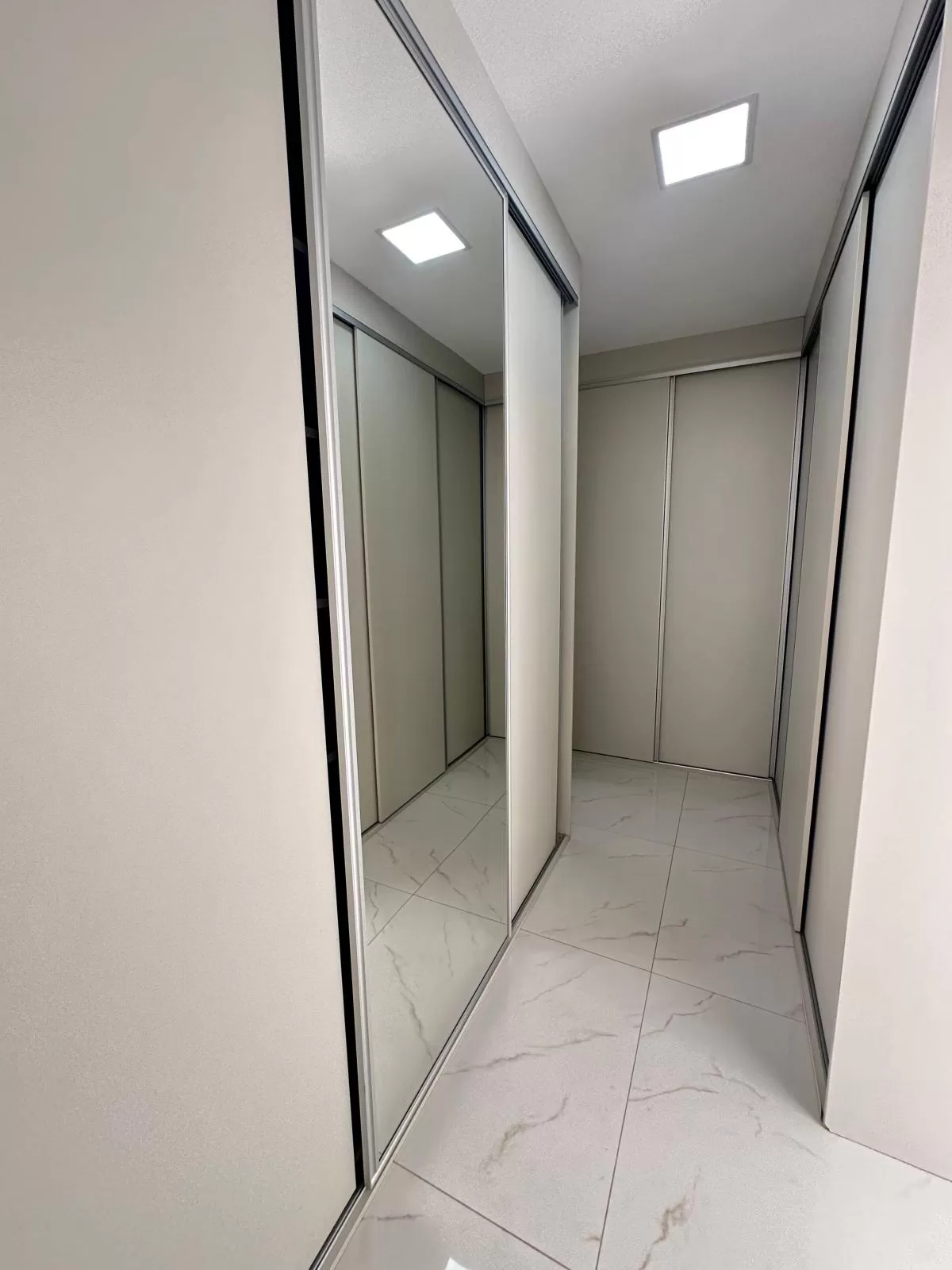 Casa Térrea de Esquina para Locação com 3 suítes e piscina em Votorantim/SP no Condomínio Alphaville Nova Esplanada