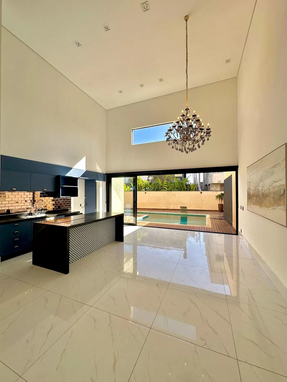 Casa Térrea de Esquina para Locação com 3 suítes e piscina em Votorantim/SP no Condomínio Alphaville Nova Esplanada