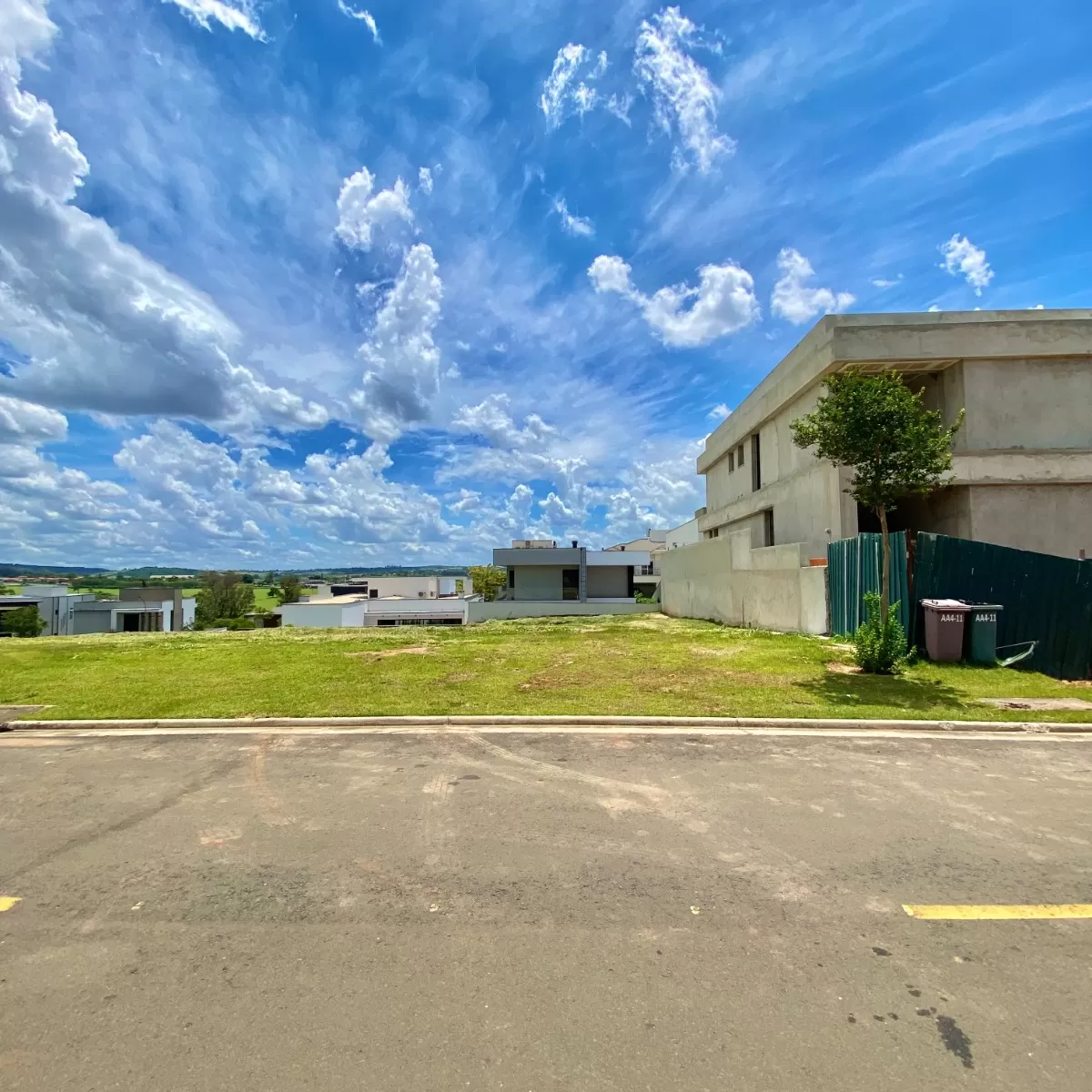 Terreno à Venda com ótima topografia, 450m² no Condomínio Alphaville Nova Esplanada 4 em Votorantim/SP