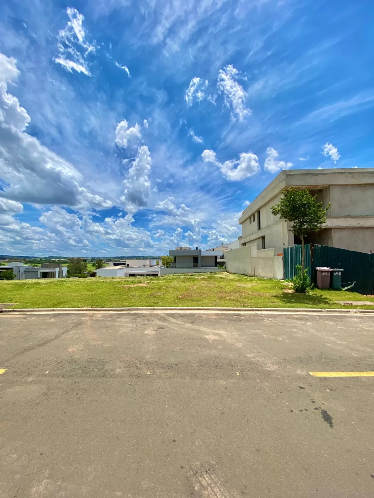 Terreno à Venda com ótima topografia, 450m² no Condomínio Alphaville Nova Esplanada 4 em Votorantim/SP