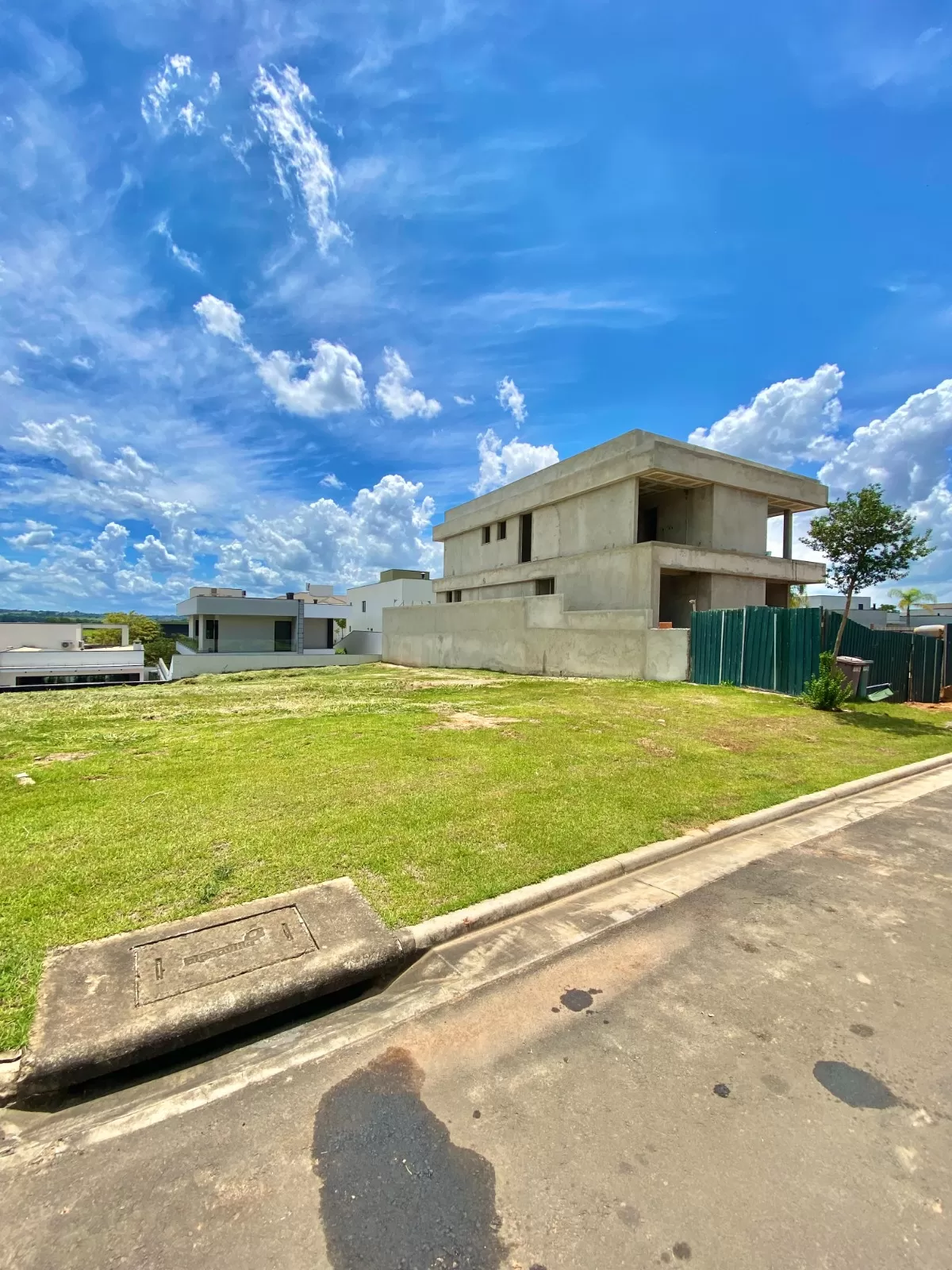 Terreno à Venda com ótima topografia, 450m² no Condomínio Alphaville Nova Esplanada 4 em Votorantim/SP