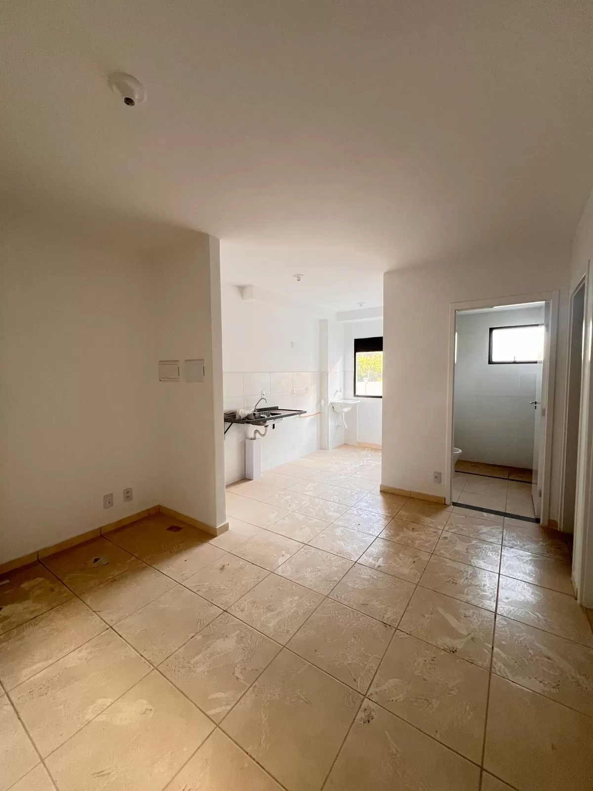 Apartamento à Venda Próximo ao Campolim e Shopping Panorâmico com 2 quartos e 1 vaga de garagem, 43m² em Votorantim/SP no Condomínio Lar Londres